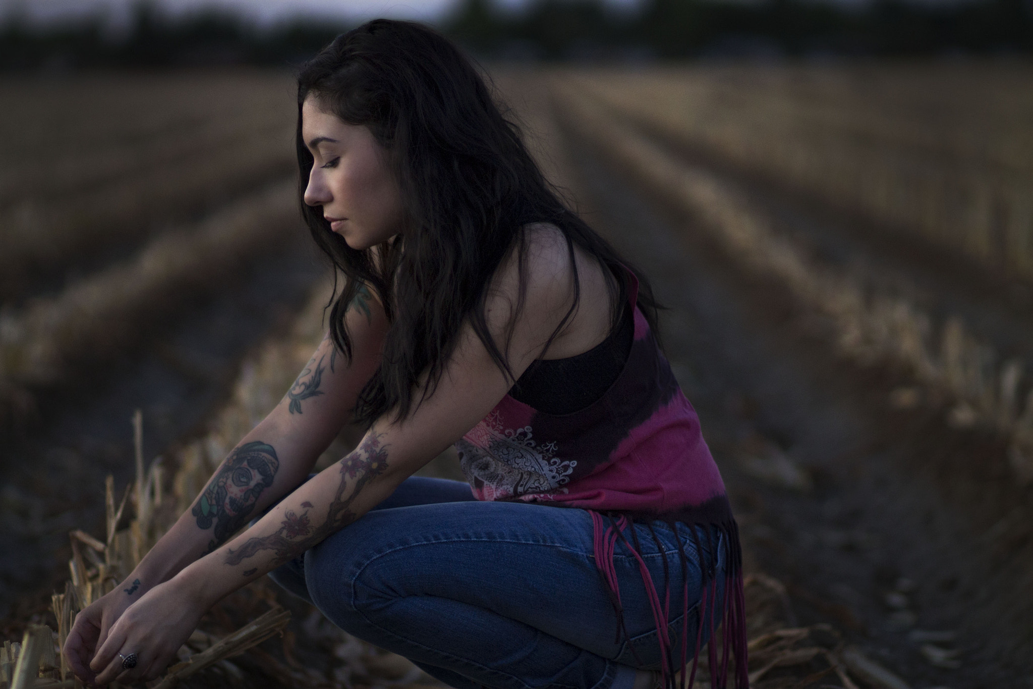 Canon EF 85mm F1.8 USM sample photo. Lady in field photography