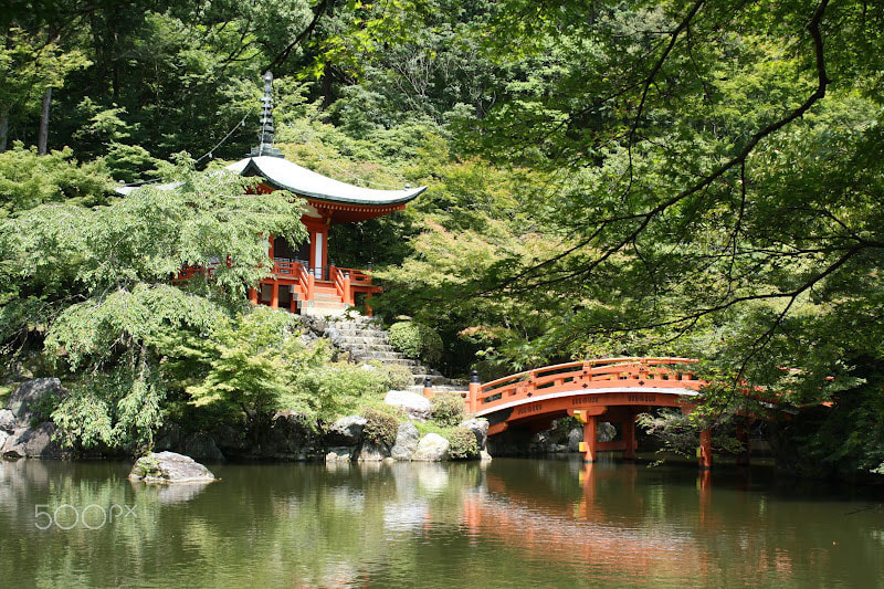 Canon EOS 1000D (EOS Digital Rebel XS / EOS Kiss F) sample photo. Shrine photography