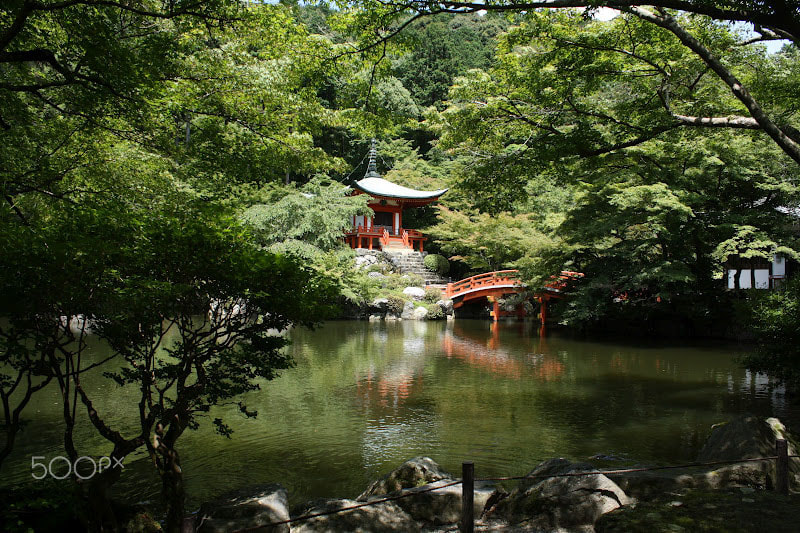 Canon EOS 1000D (EOS Digital Rebel XS / EOS Kiss F) sample photo. Shrine photography