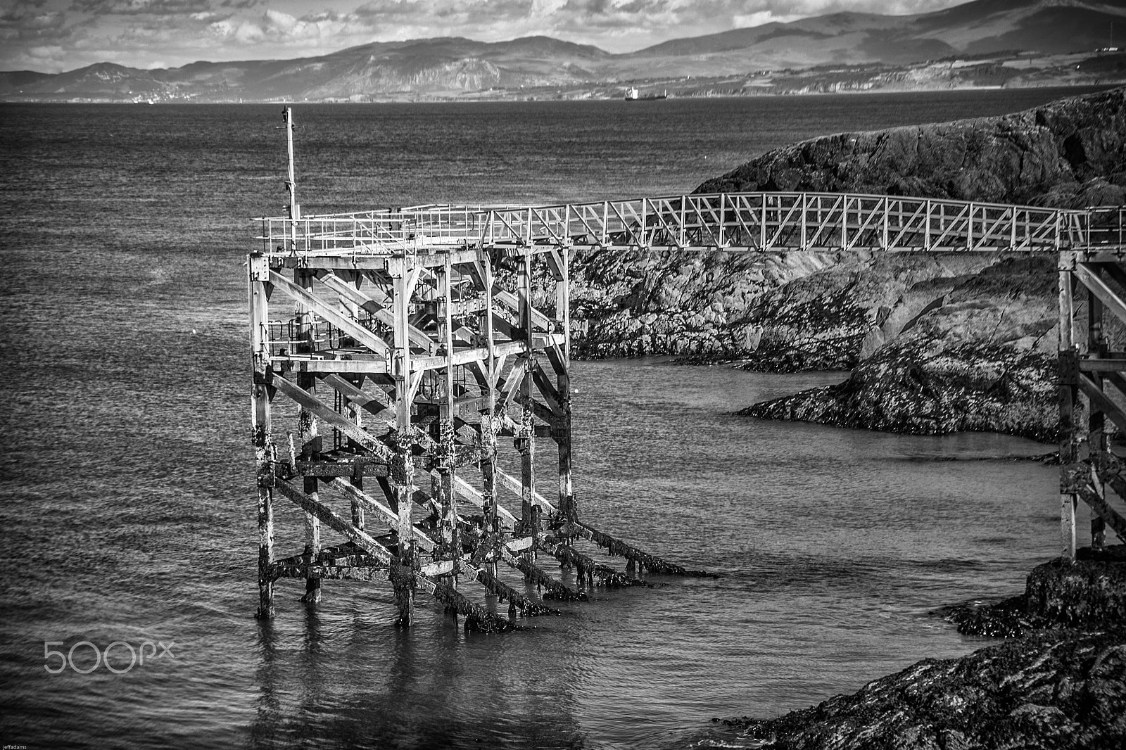 Canon EF 35-135mm f/4-5.6 USM sample photo. Pilot boat jetty photography