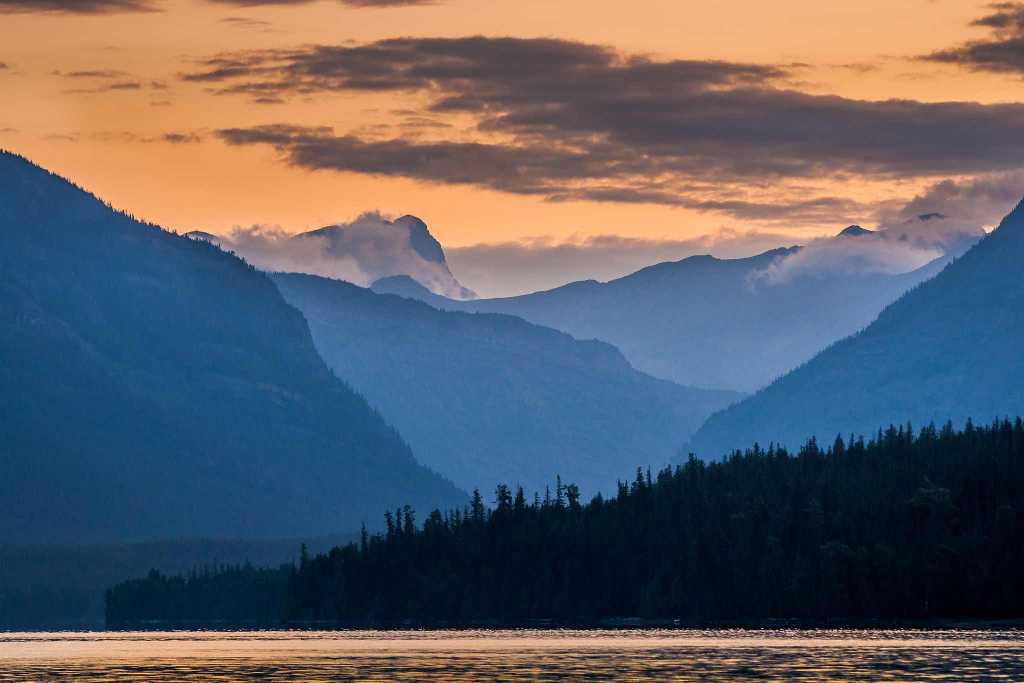 Sony 70-300mm F4.5-5.6 G SSM sample photo. Dawn over lake mcdonald photography