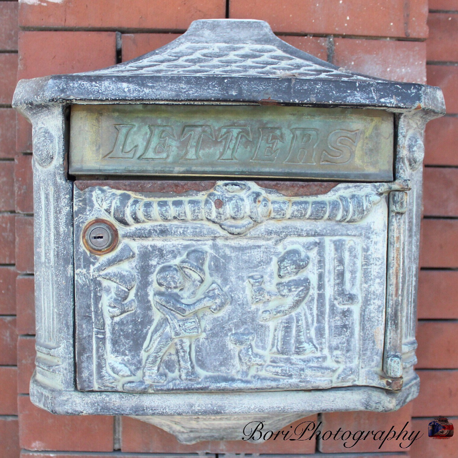 Canon EF-S 18-55mm F3.5-5.6 IS II sample photo. Old school mailbox. photography