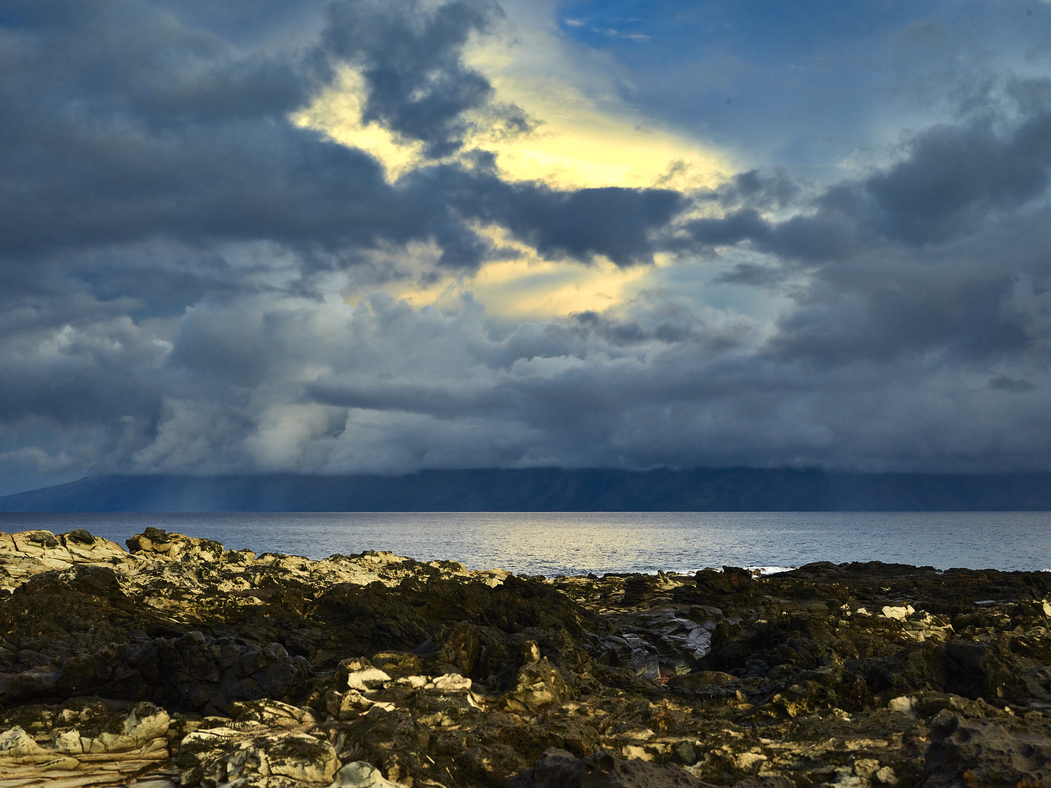 Phase One IQ3 100MP + Schneider LS 80mm f/2.8 sample photo. Maui coast photography