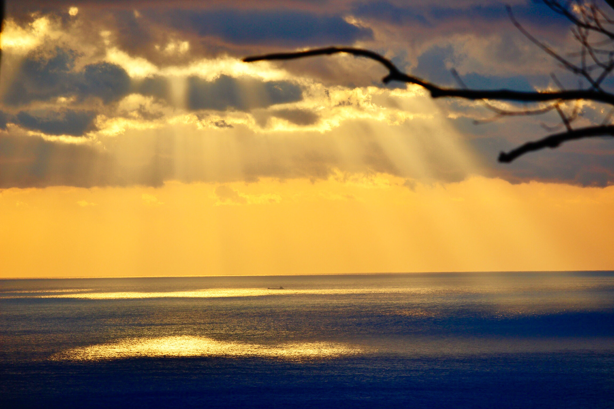 Canon EOS 600D (Rebel EOS T3i / EOS Kiss X5) sample photo. Morning of the sea photography