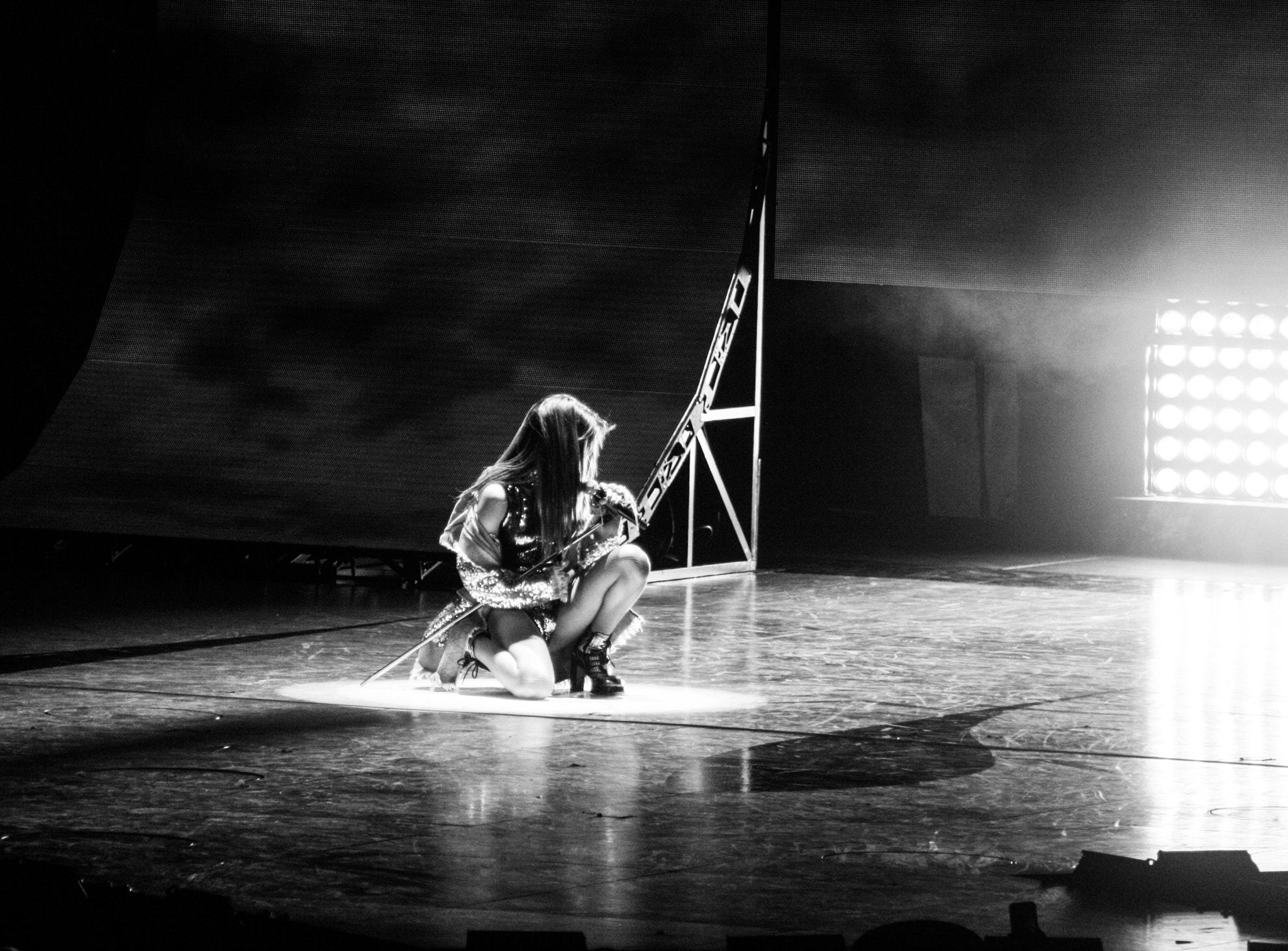 Canon EOS 1000D (EOS Digital Rebel XS / EOS Kiss F) sample photo. Selena gomez-st. paul, minnesota photography