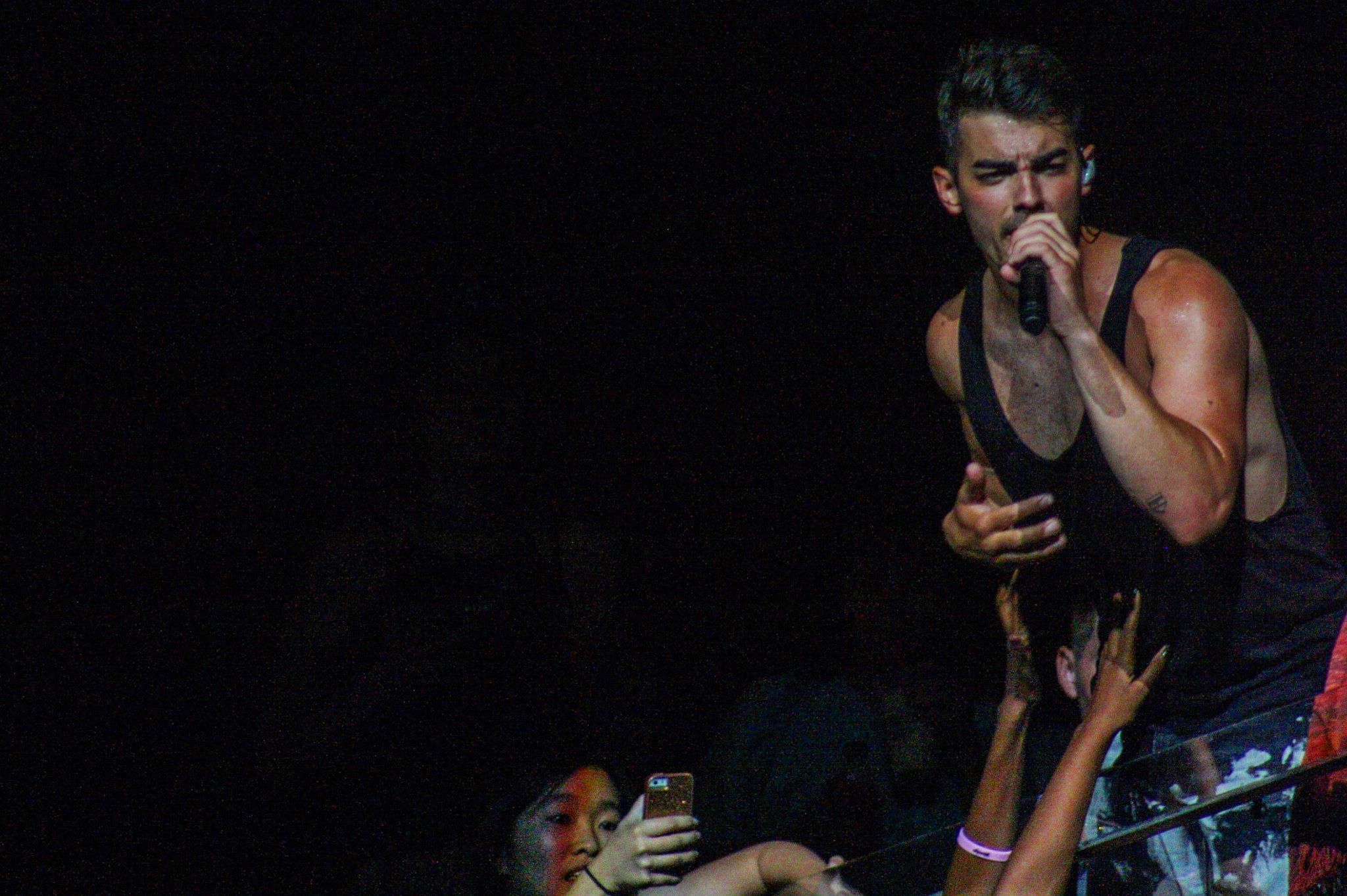 Canon EOS 1000D (EOS Digital Rebel XS / EOS Kiss F) sample photo. Joe jonas-st. paul, minnesota photography