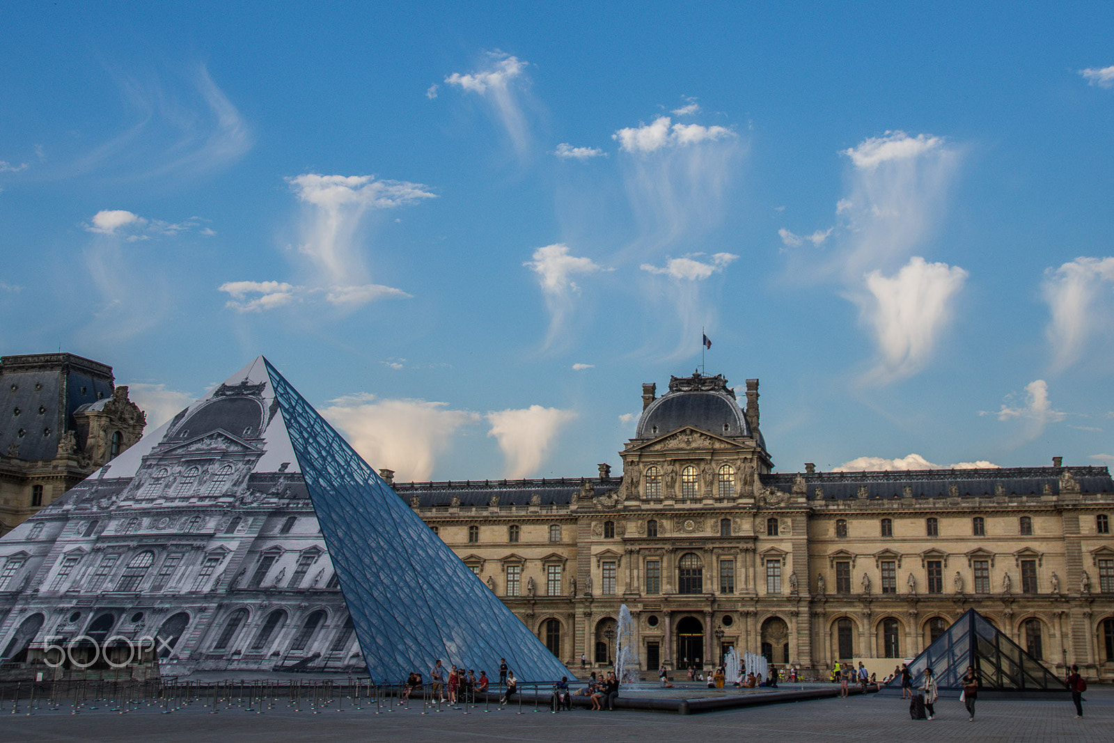 Sigma 18-250mm F3.5-6.3 DC Macro OS HSM sample photo. Louvre photography