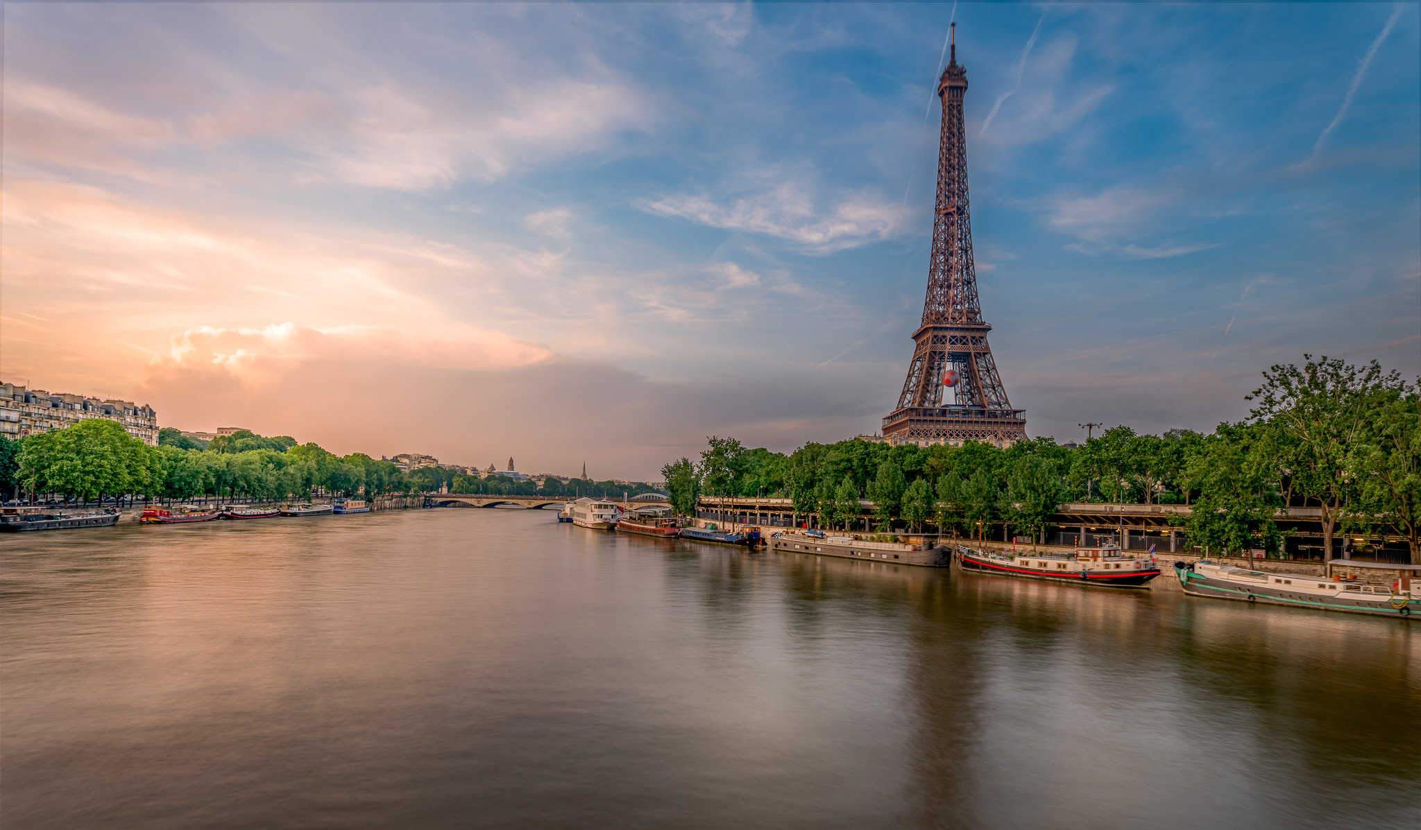 Sony a7R II + Sigma 20mm F1.4 DG HSM Art sample photo. Sunset over the seine photography