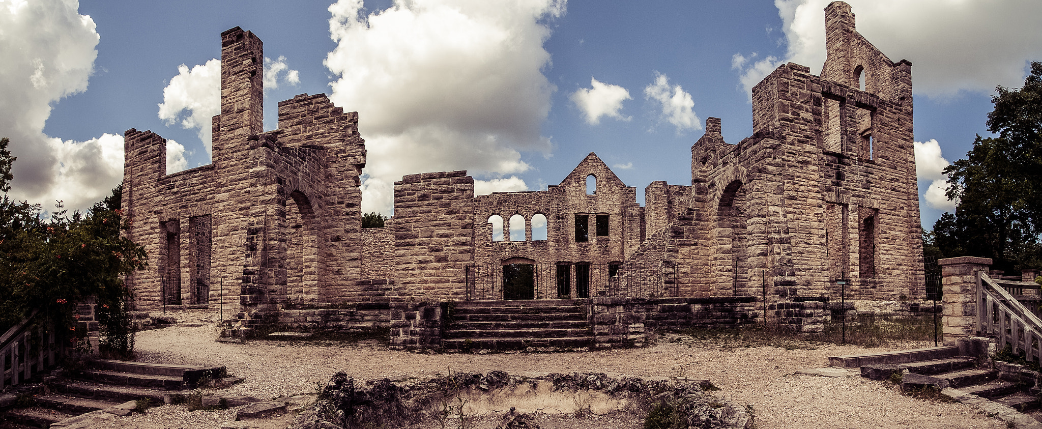 Canon EOS-1D Mark III sample photo. Castle photography