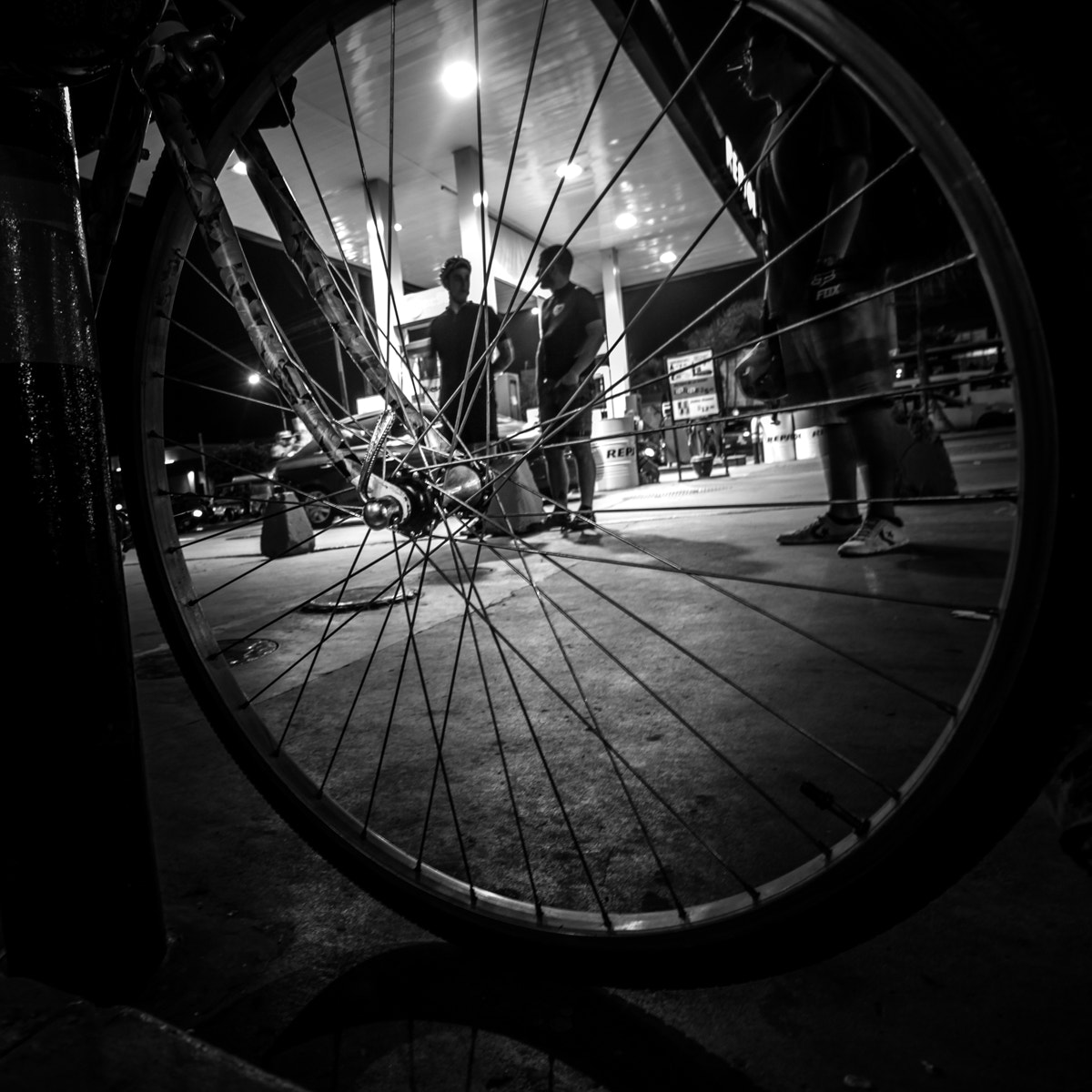 Canon EF-S 10-18mm F4.5–5.6 IS STM sample photo. Fixie riders photography