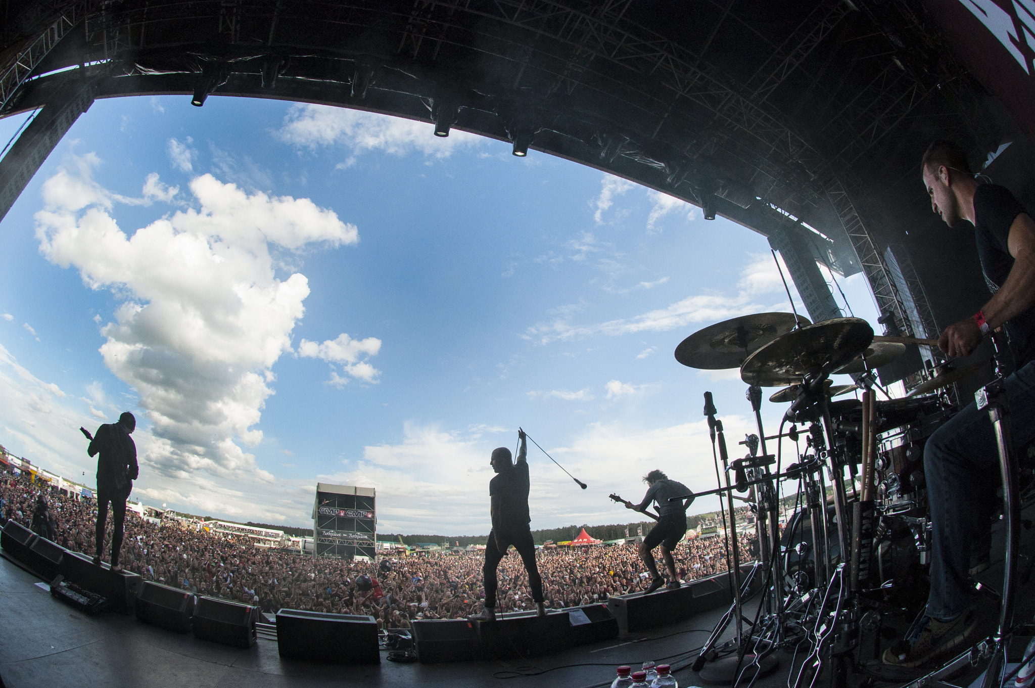 Nikon AF DX Fisheye-Nikkor 10.5mm F2.8G ED sample photo. August burns red at with full force festival photography