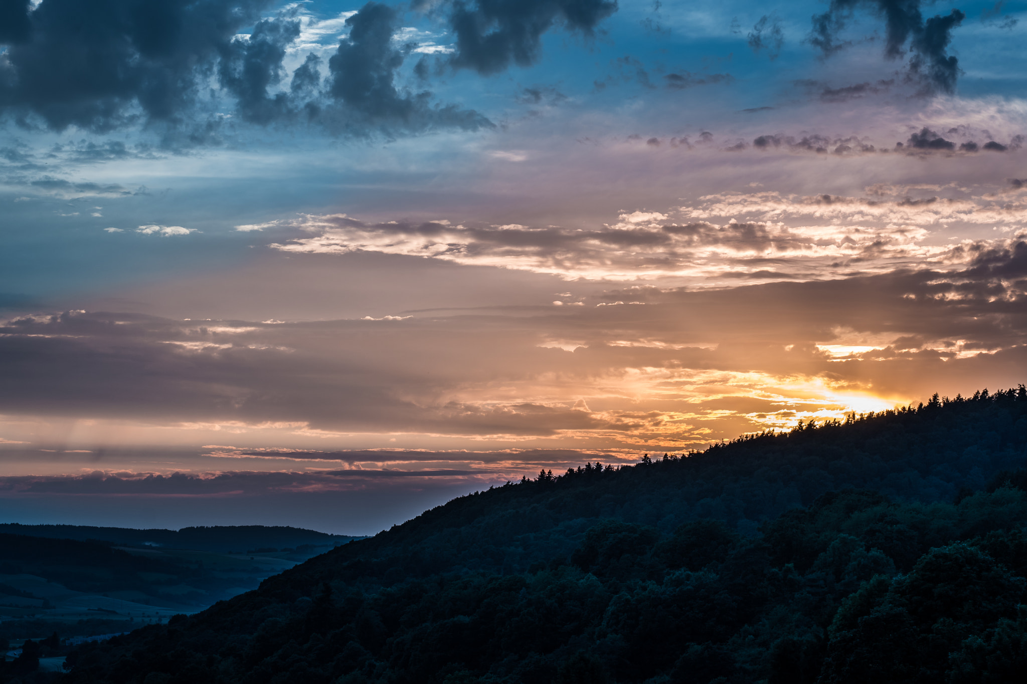 Nikon D500 + Sigma 50mm F1.4 DG HSM Art sample photo. Mountain sundown photography