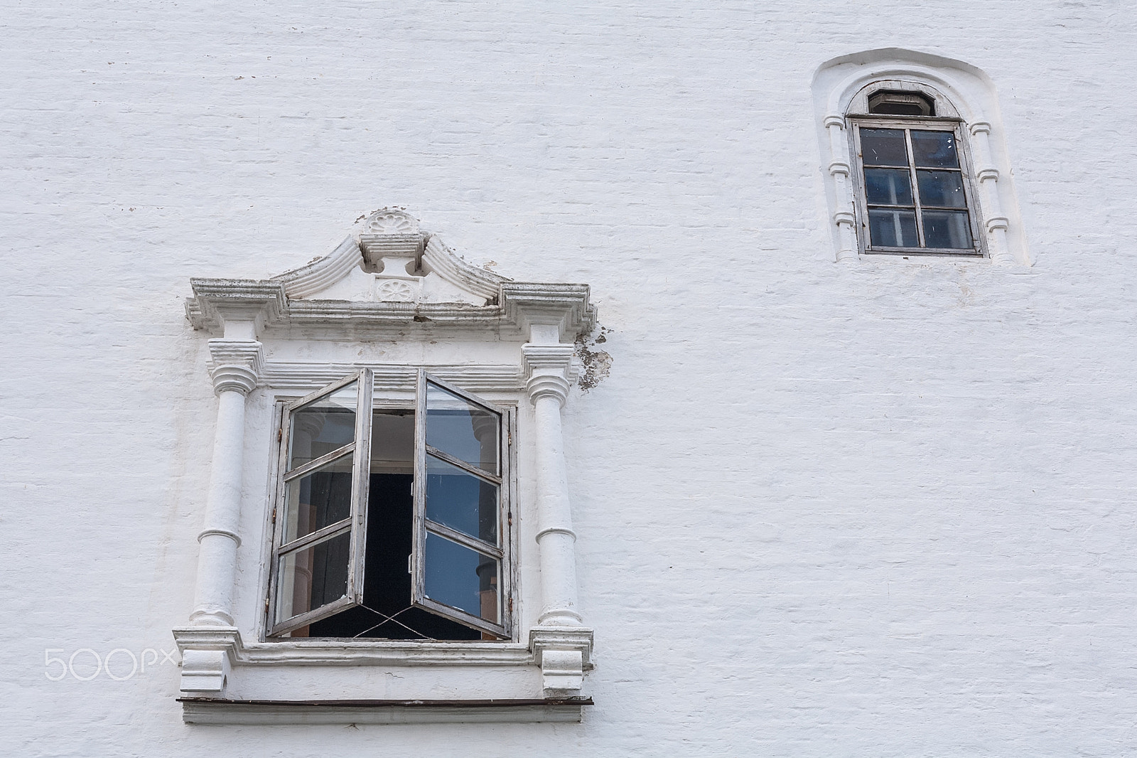 Canon EOS 5D + Canon EF 50mm F1.8 II sample photo. Two windows on a white wall photography