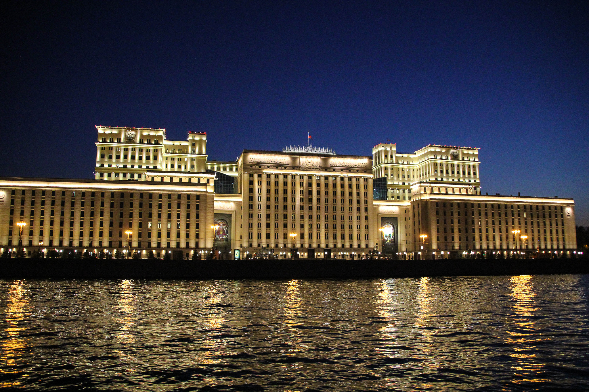 Canon EOS 550D (EOS Rebel T2i / EOS Kiss X4) + Canon TS-E 90mm F2.8 Tilt-Shift sample photo. Ночная Москва photography