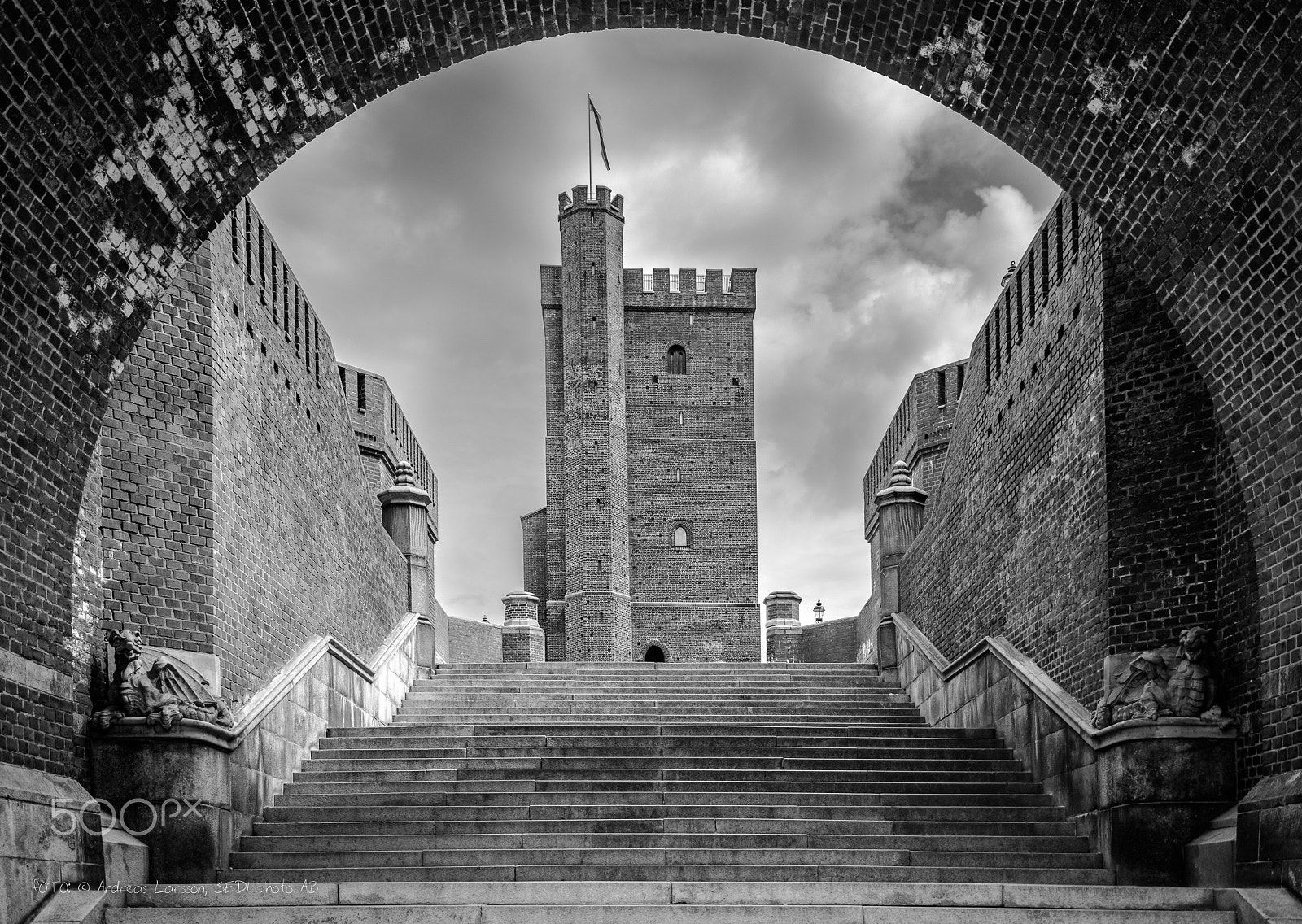 Canon EF 28-300mm F3.5-5.6L IS USM sample photo. Stairs to castle tower kärnan, helsingborg photography