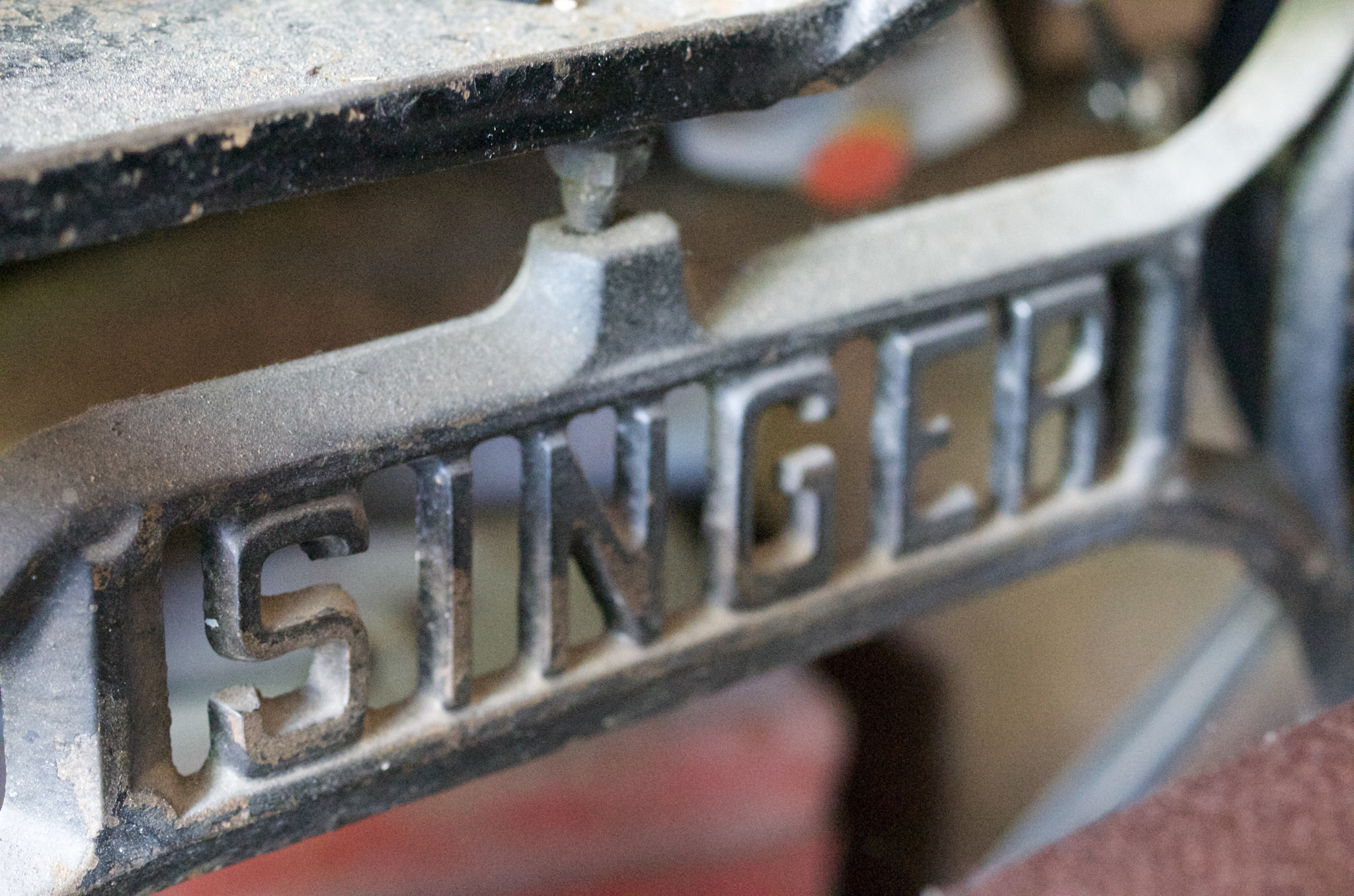 Pentax smc D-FA 50mm F2.8 Macro sample photo. Old sewing machine photography