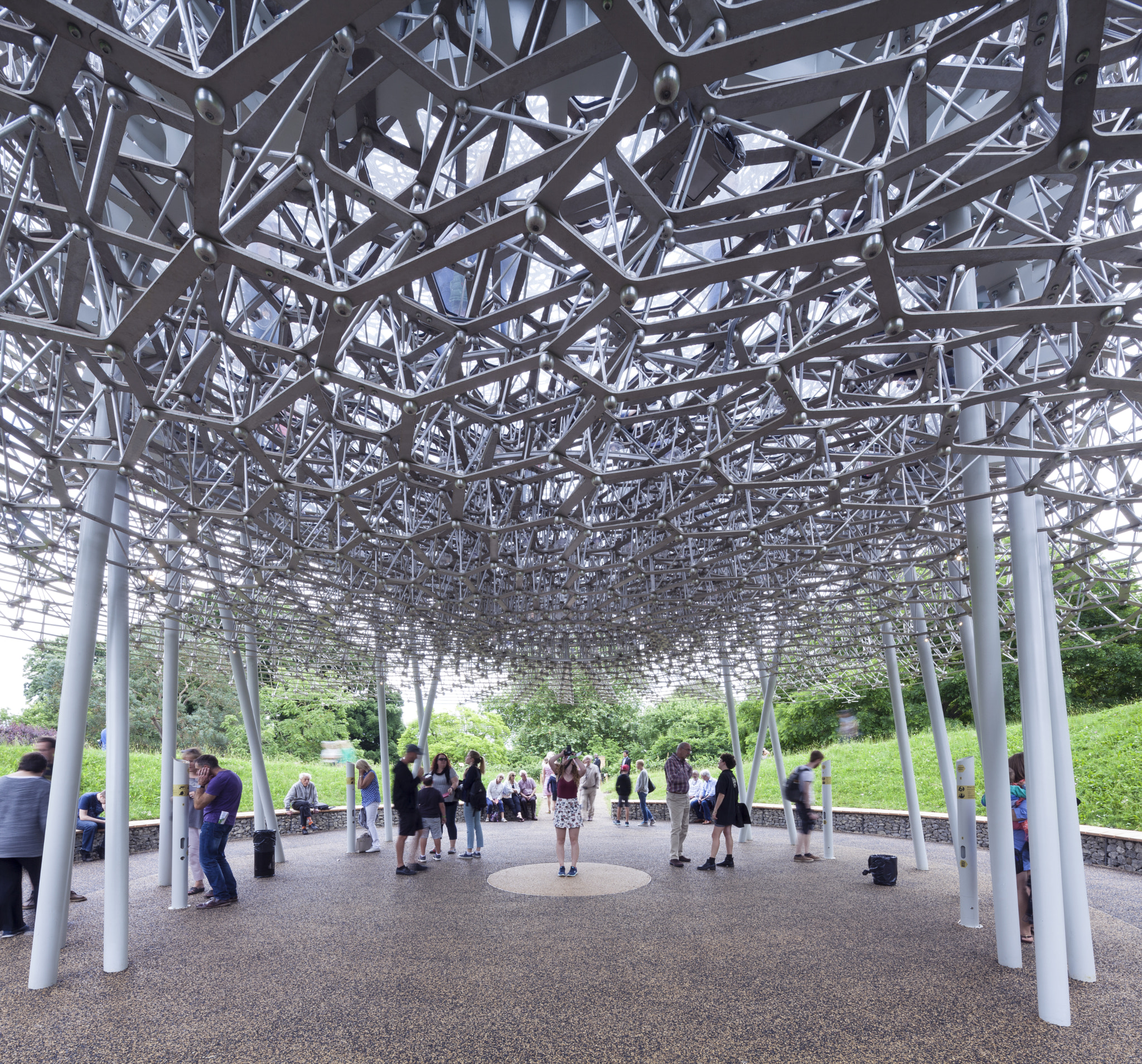 Canon TS-E 17mm F4L Tilt-Shift sample photo. Under the hive, kew gardens photography
