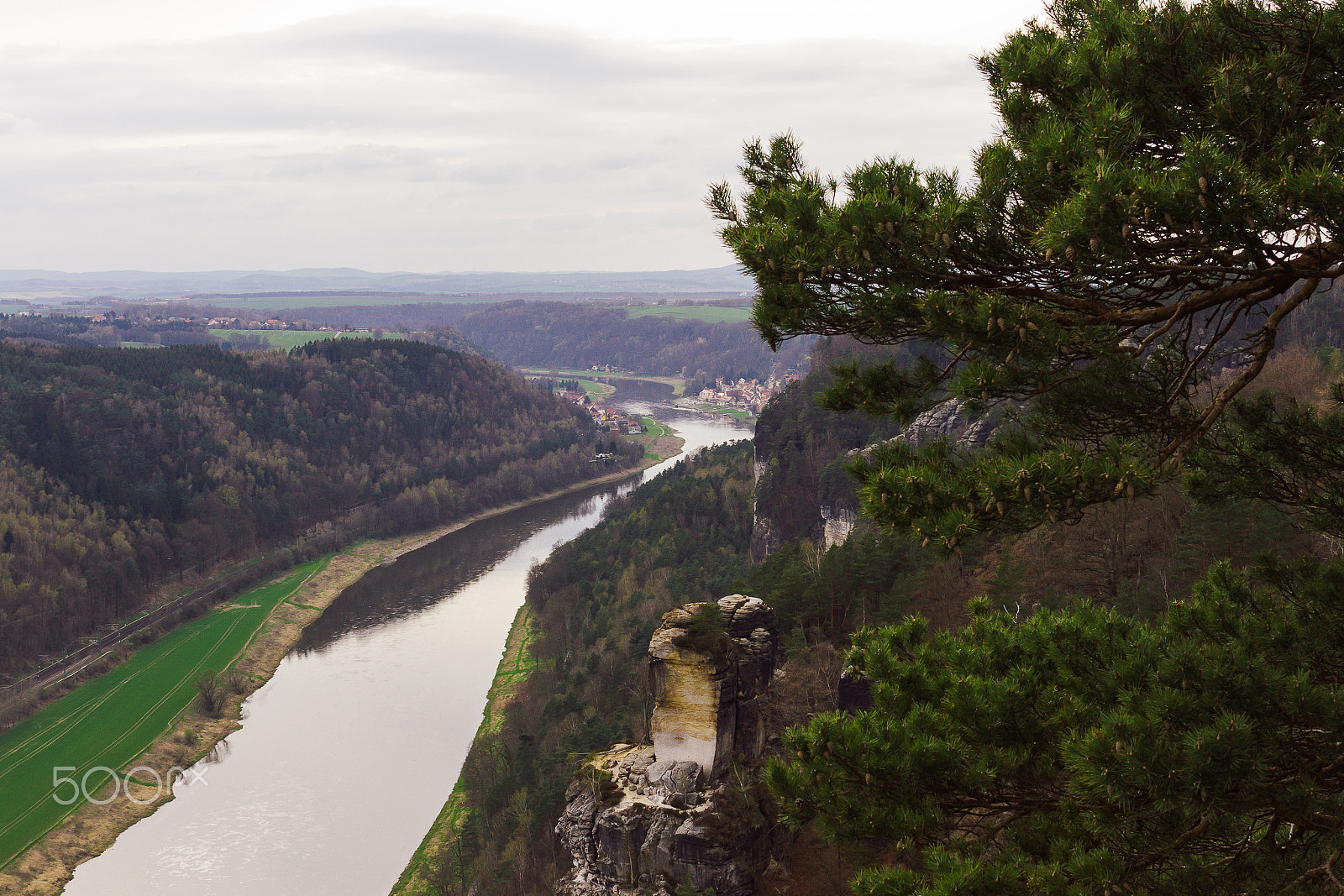 Canon EF 28-105mm f/3.5-4.5 USM sample photo. Nice view photography
