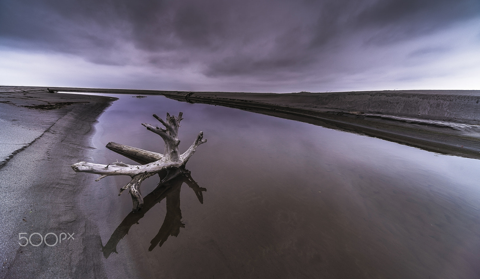 Sigma 12-24mm F4.5-5.6 EX DG Aspherical HSM sample photo. Mirror photography