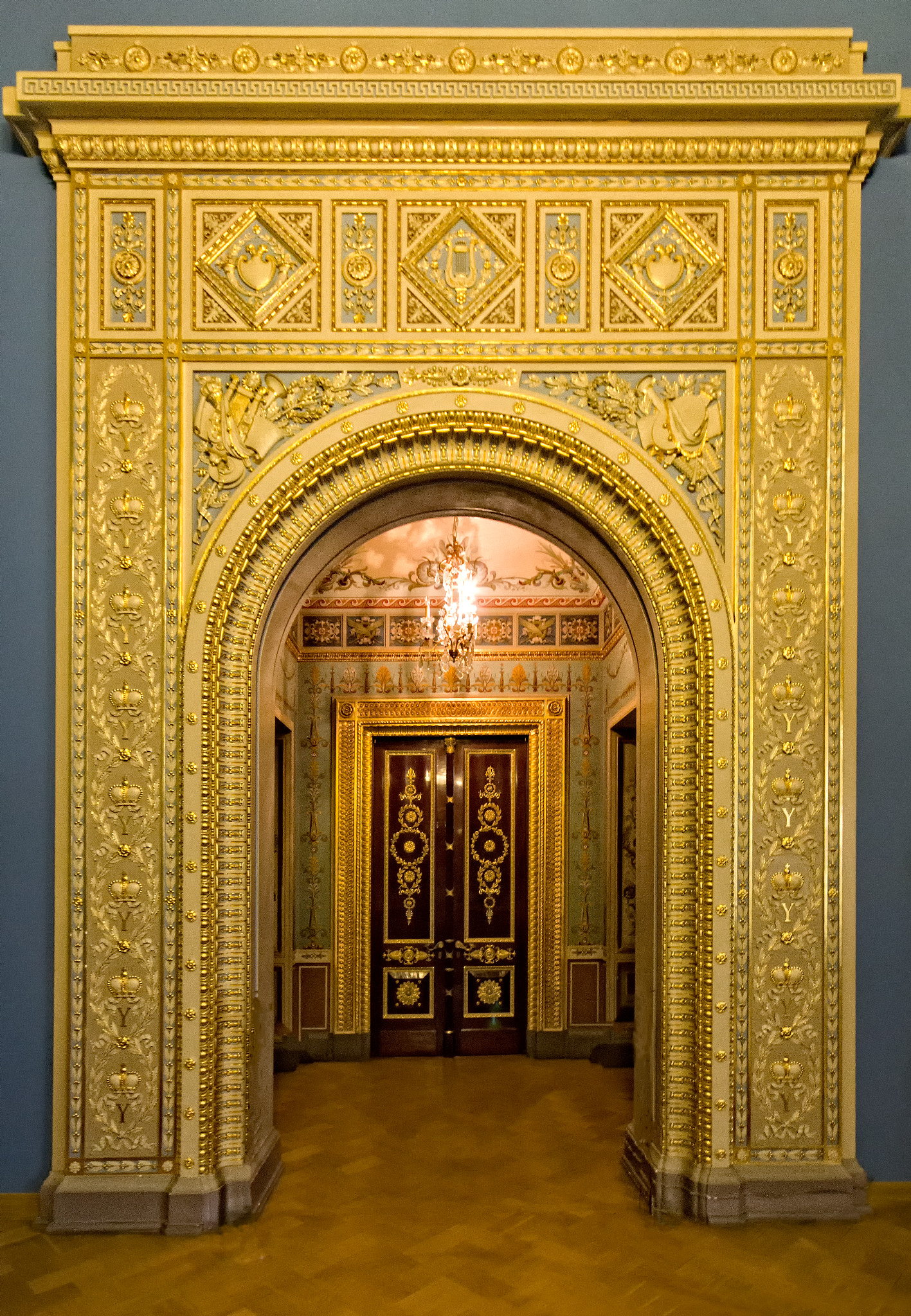 Sony a6000 + Sigma 10-20mm F4-5.6 EX DC HSM sample photo. Grand door to the theatre photography