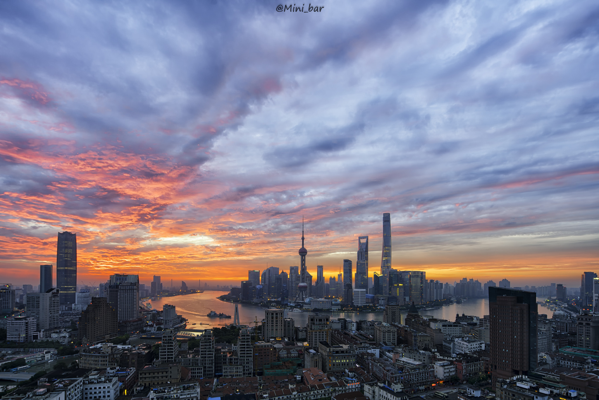 Canon TS-E 17mm F4L Tilt-Shift sample photo. City of color photography