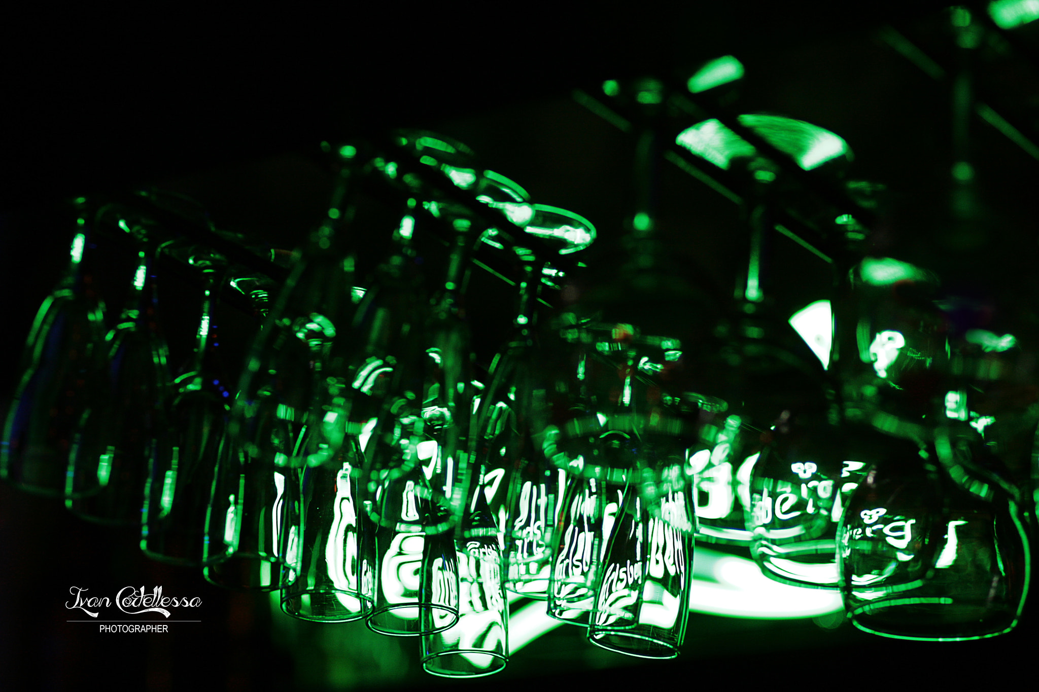 Canon EF 85mm F1.8 USM sample photo. Green drink photography