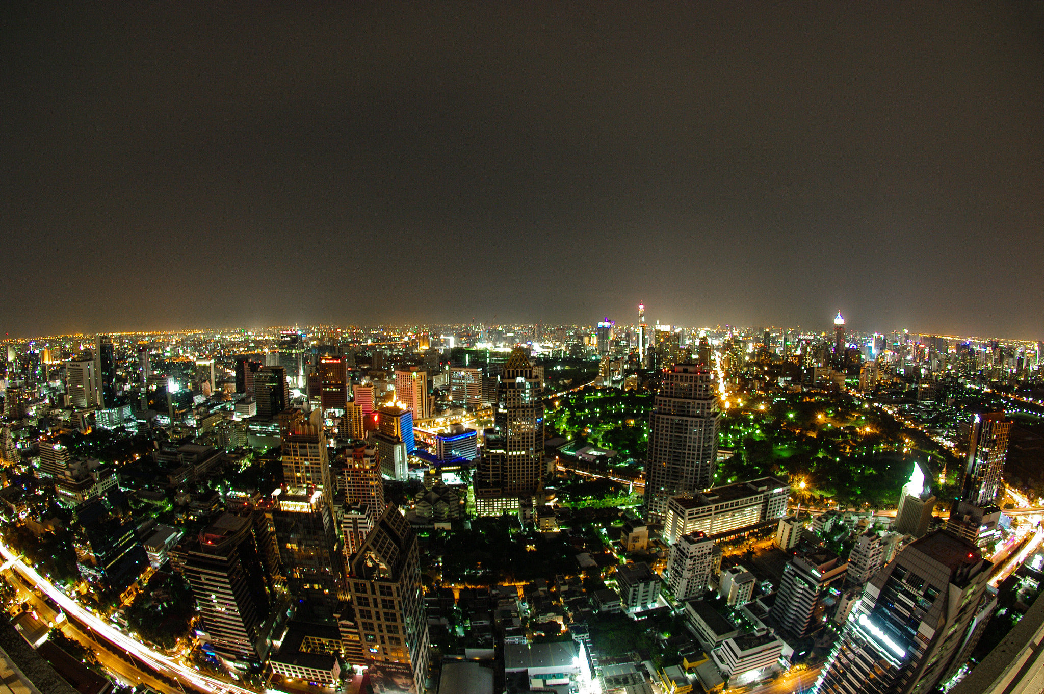 Sigma 70-200mm F2.8 EX DG Macro HSM II sample photo. Sky bar bangkok photography