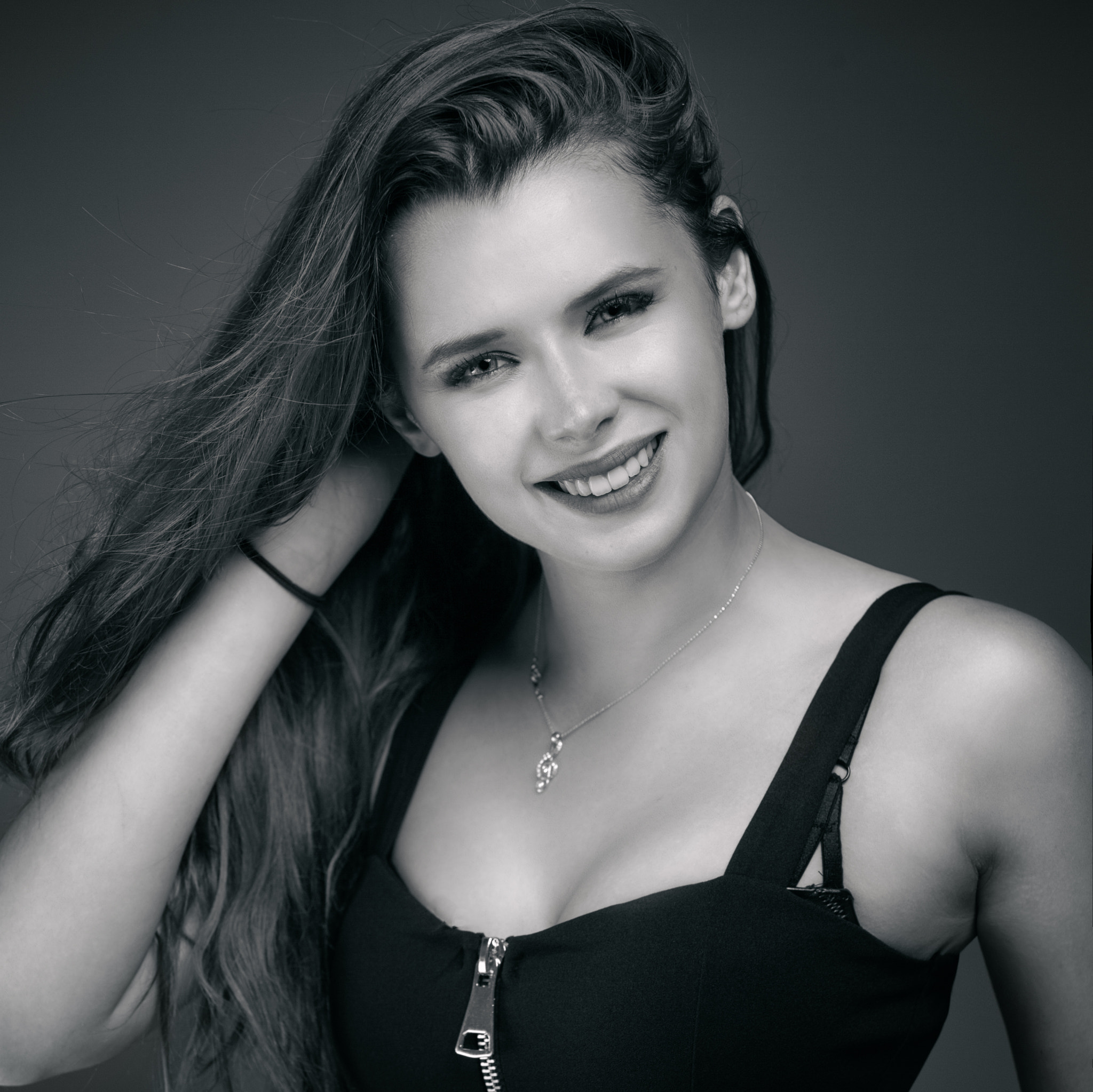 Canon EF 70-200mm F2.8L USM sample photo. Mallaury smiling photography