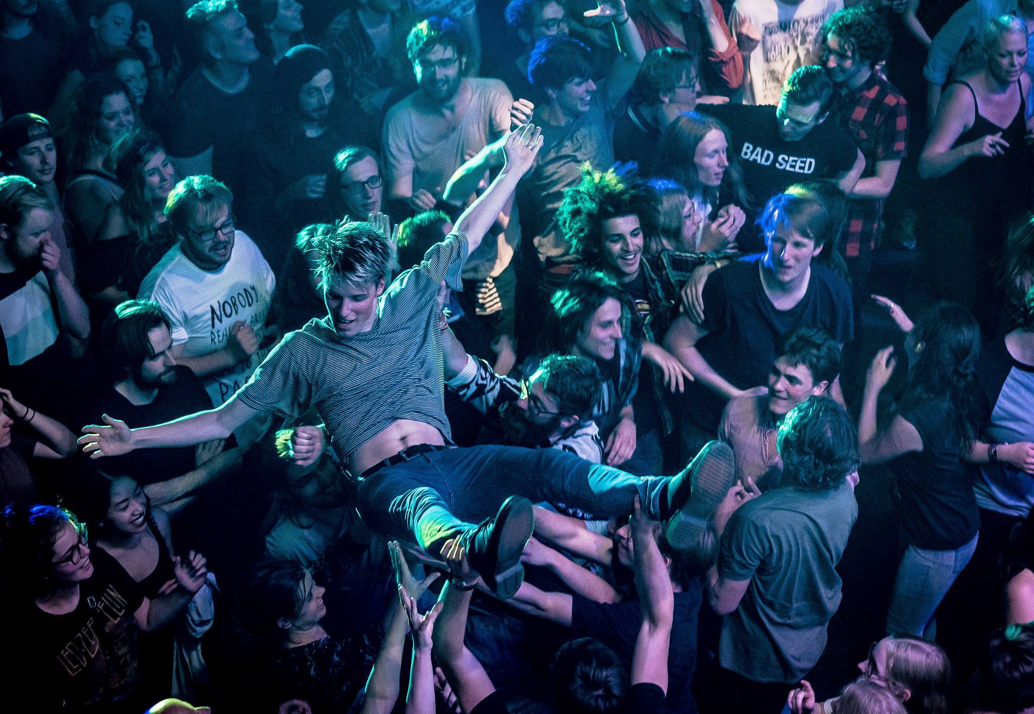 Sigma 70-200mm F2.8 EX DG Macro HSM II sample photo. Crowdsurfing photography