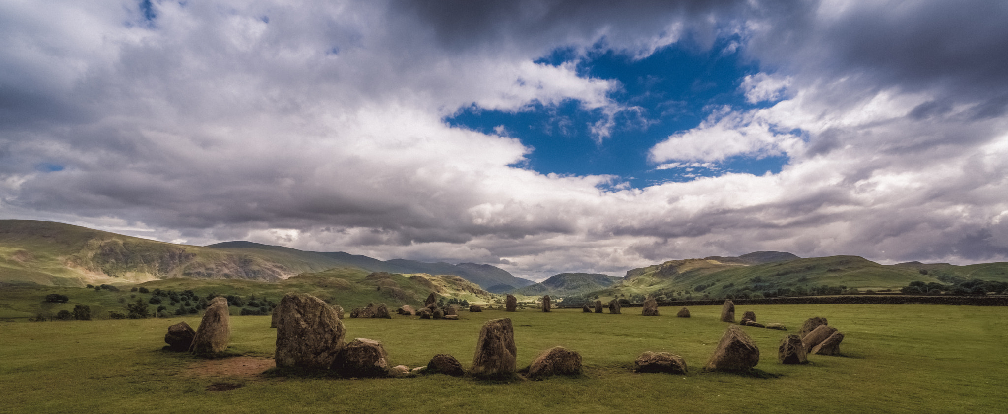 Sony Alpha NEX-5R + Sony E 16mm F2.8 sample photo. Megalithic photography