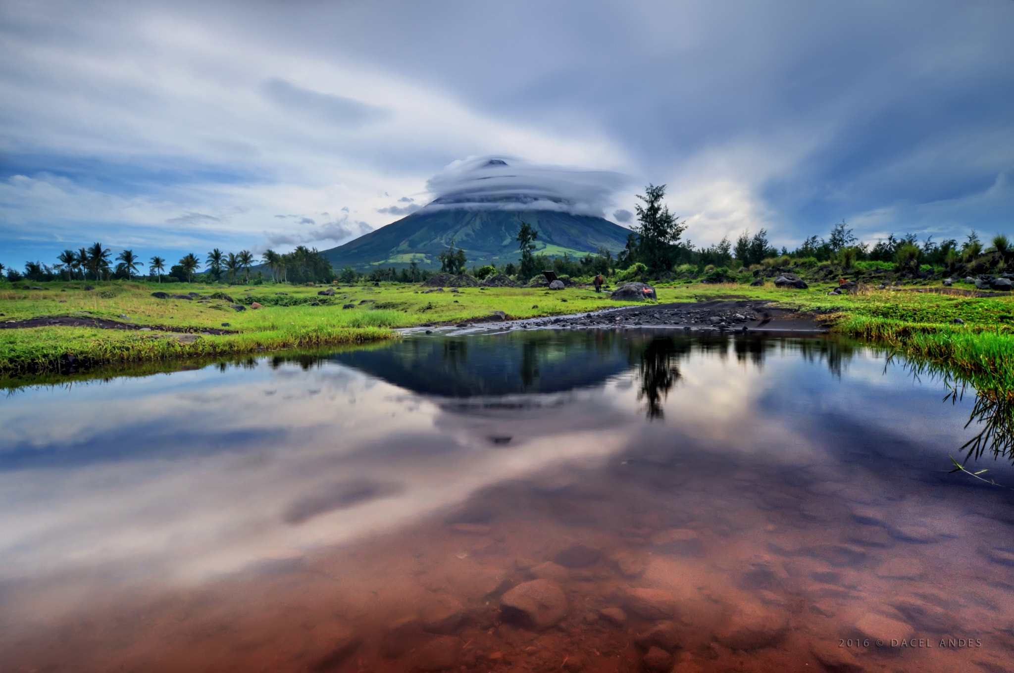 Sigma 10-20mm F3.5 EX DC HSM sample photo. Gloomy reflection photography