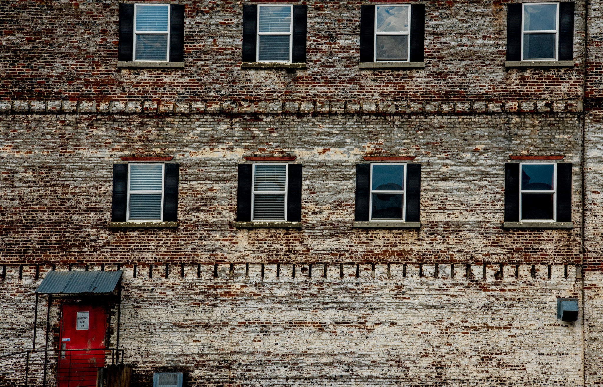 Nikon AF-S Nikkor 24-70mm F2.8E ED VR sample photo. Knoxville brick photography