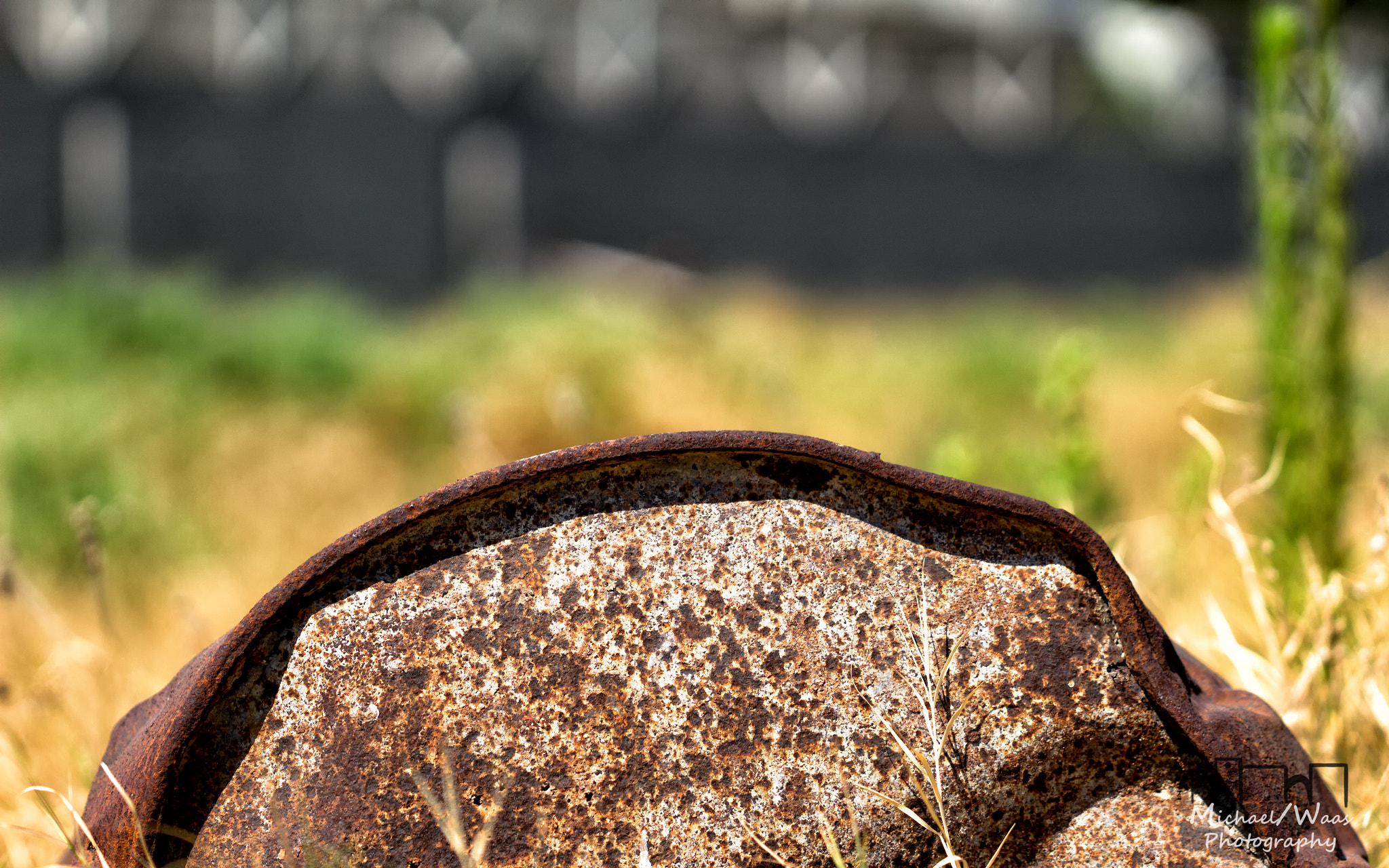 Canon EOS 100D (EOS Rebel SL1 / EOS Kiss X7) sample photo. Rusting away/haifa photography