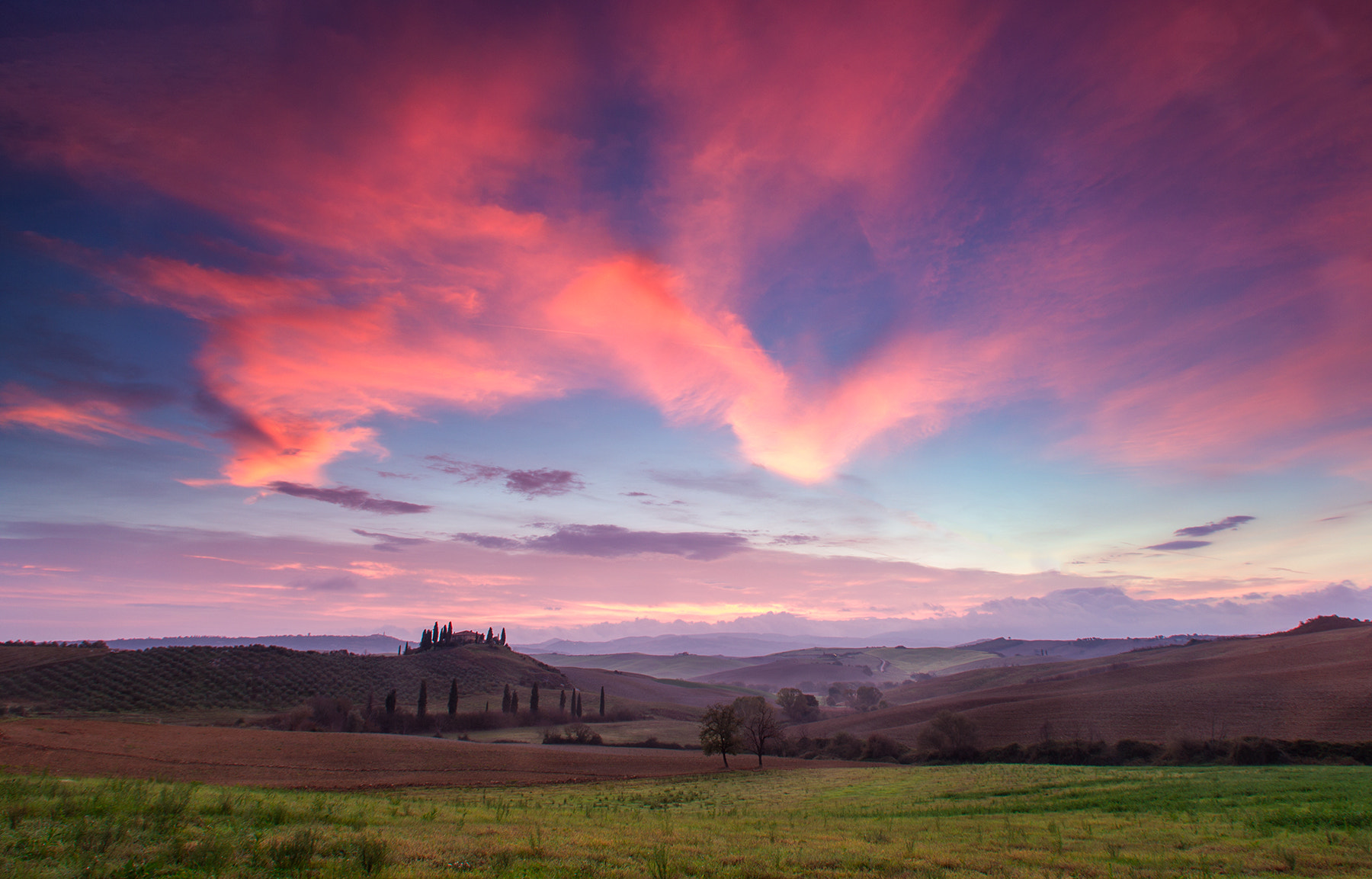 Canon EOS-1D Mark IV + Canon EF 14mm F2.8L USM sample photo. Tuscany's morning photography