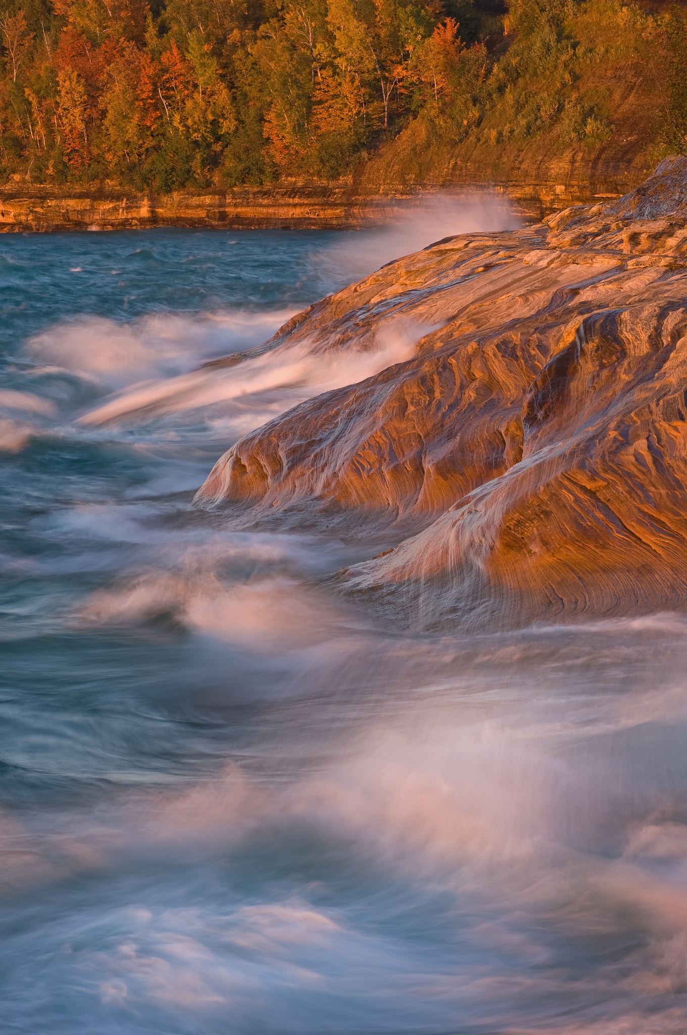 Nikon D2X sample photo. Autumn pictured rocks national lakeshore photography