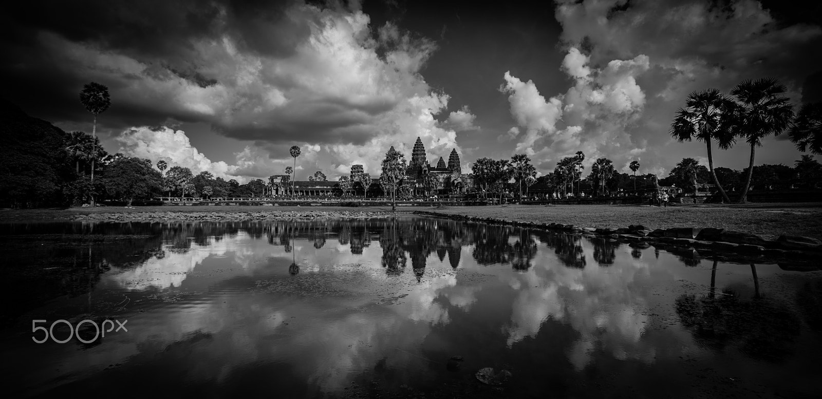 Nikon D5300 + Samyang 14mm F2.8 ED AS IF UMC sample photo. Angkor wat photography