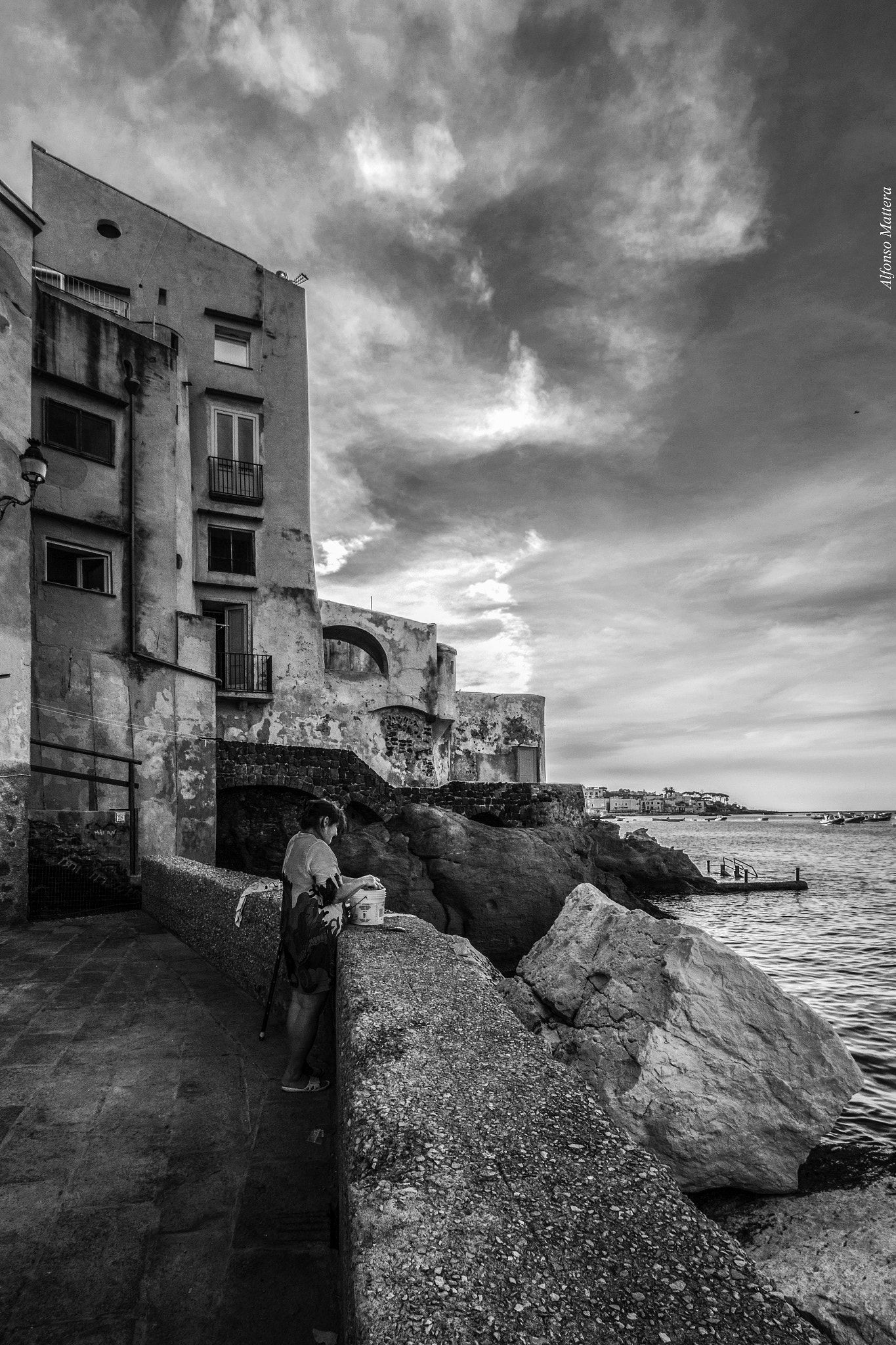 Canon EF-S 10-18mm F4.5–5.6 IS STM sample photo. Ischia ponte - pescatrice photography