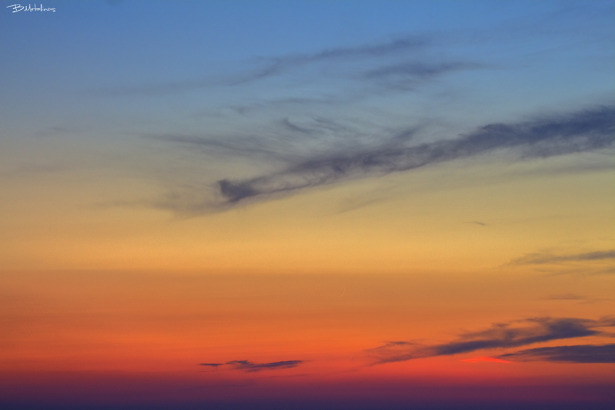 Canon EF 100-400mm F4.5-5.6L IS USM sample photo. Waxing crescent moon 1,39 days old! wide photography