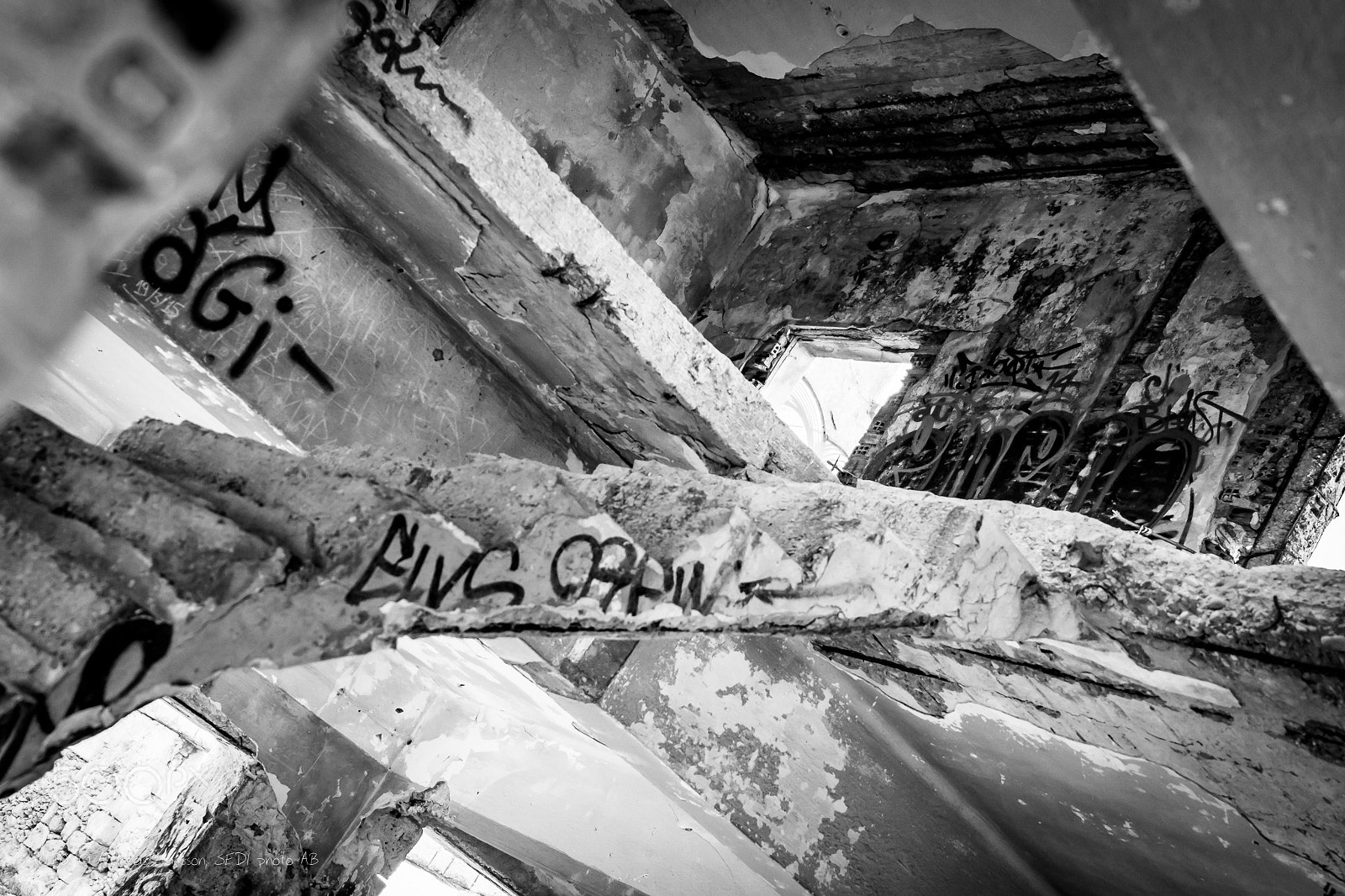 Canon EF 28-300mm F3.5-5.6L IS USM sample photo. Ruin photography