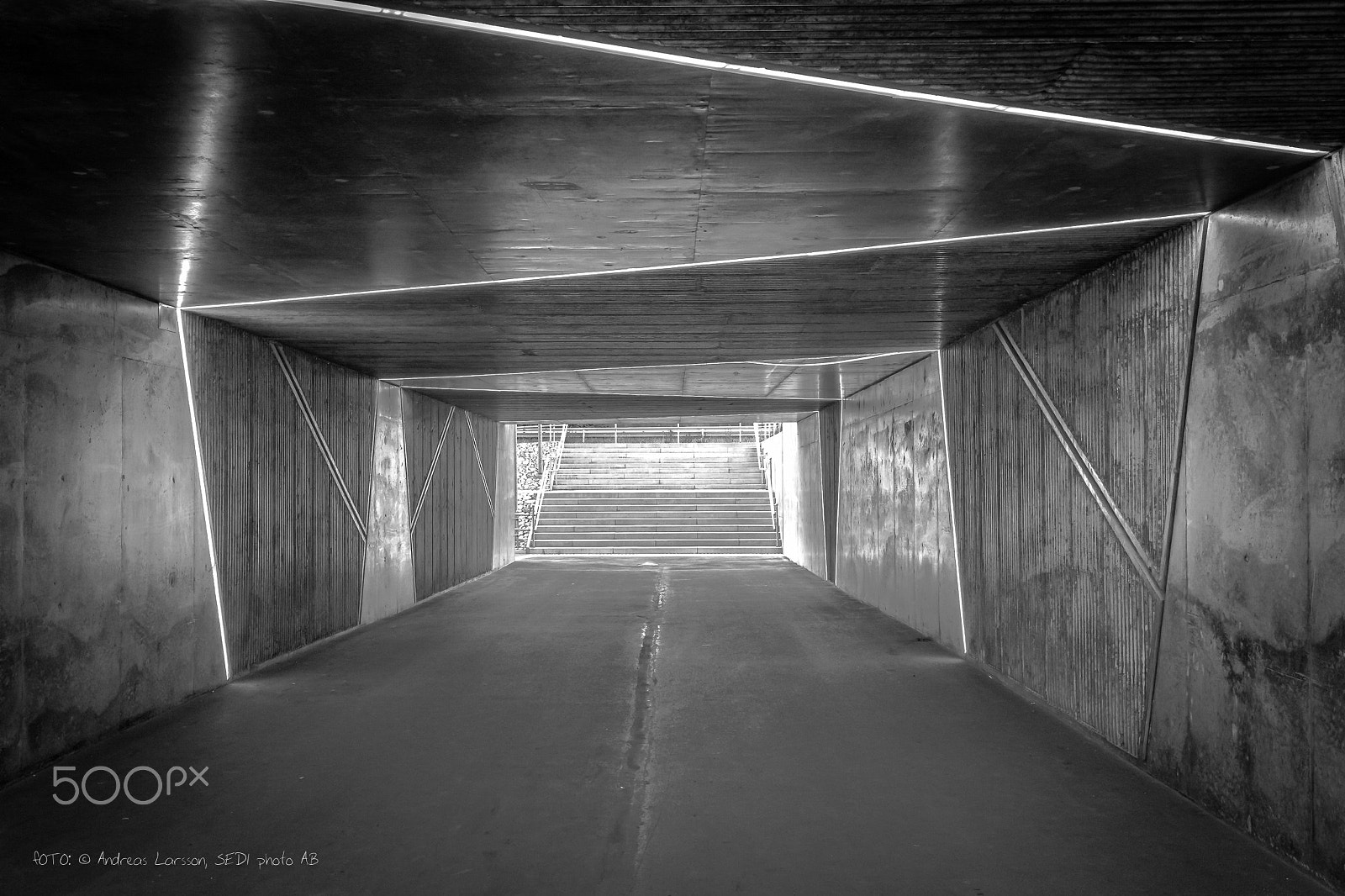 Canon EOS 5DS + Sigma 35mm F1.4 DG HSM Art sample photo. Tunnel photography