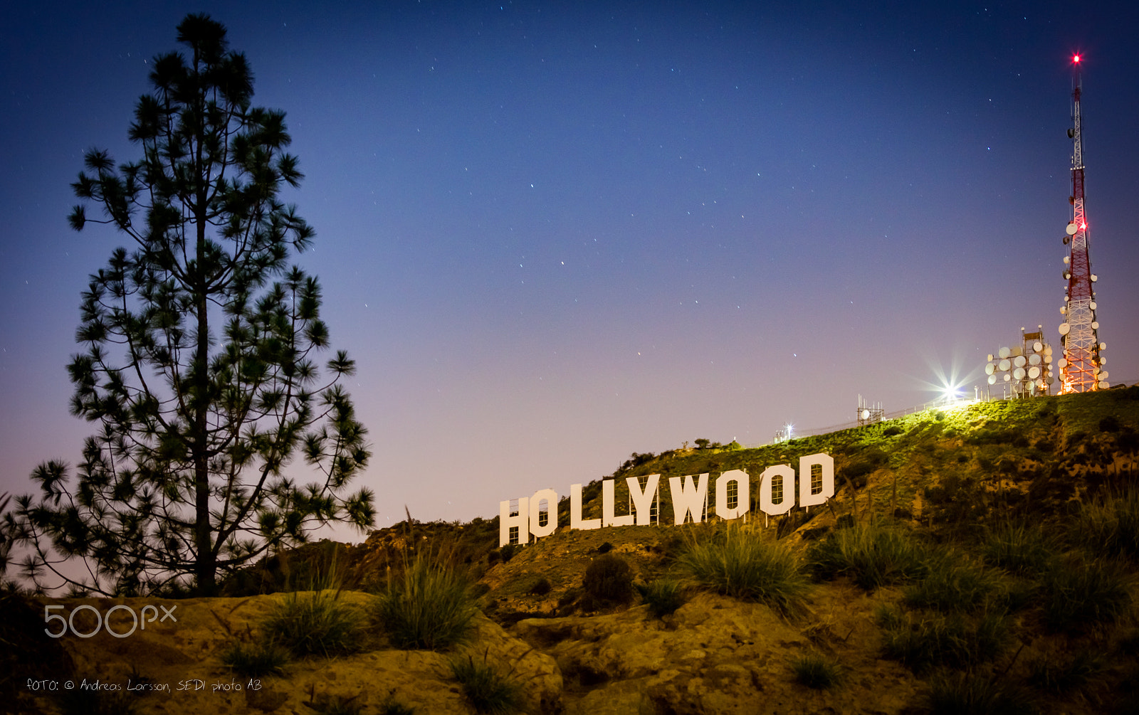 Canon EF 28-300mm F3.5-5.6L IS USM sample photo. Hollywood sign at night photography