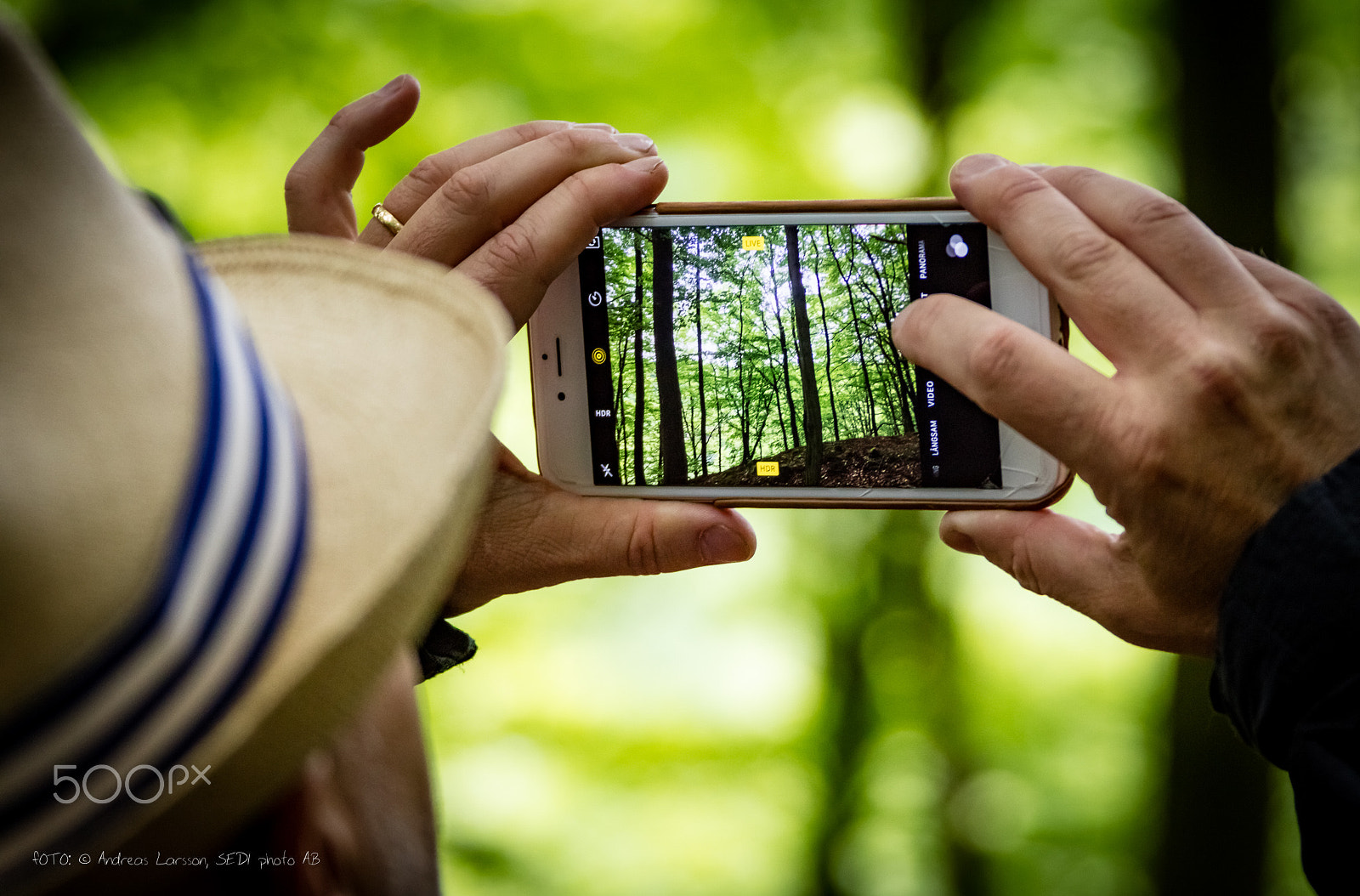 Canon EF 28-300mm F3.5-5.6L IS USM sample photo. Iphone in woods photography