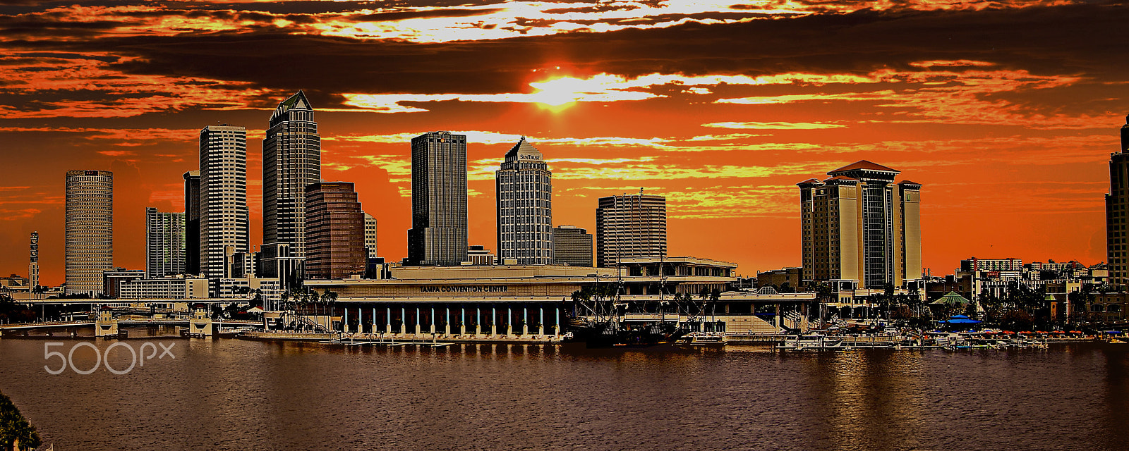 Canon EF 8-15mm F4L Fisheye USM sample photo. Tampa sunrise photography