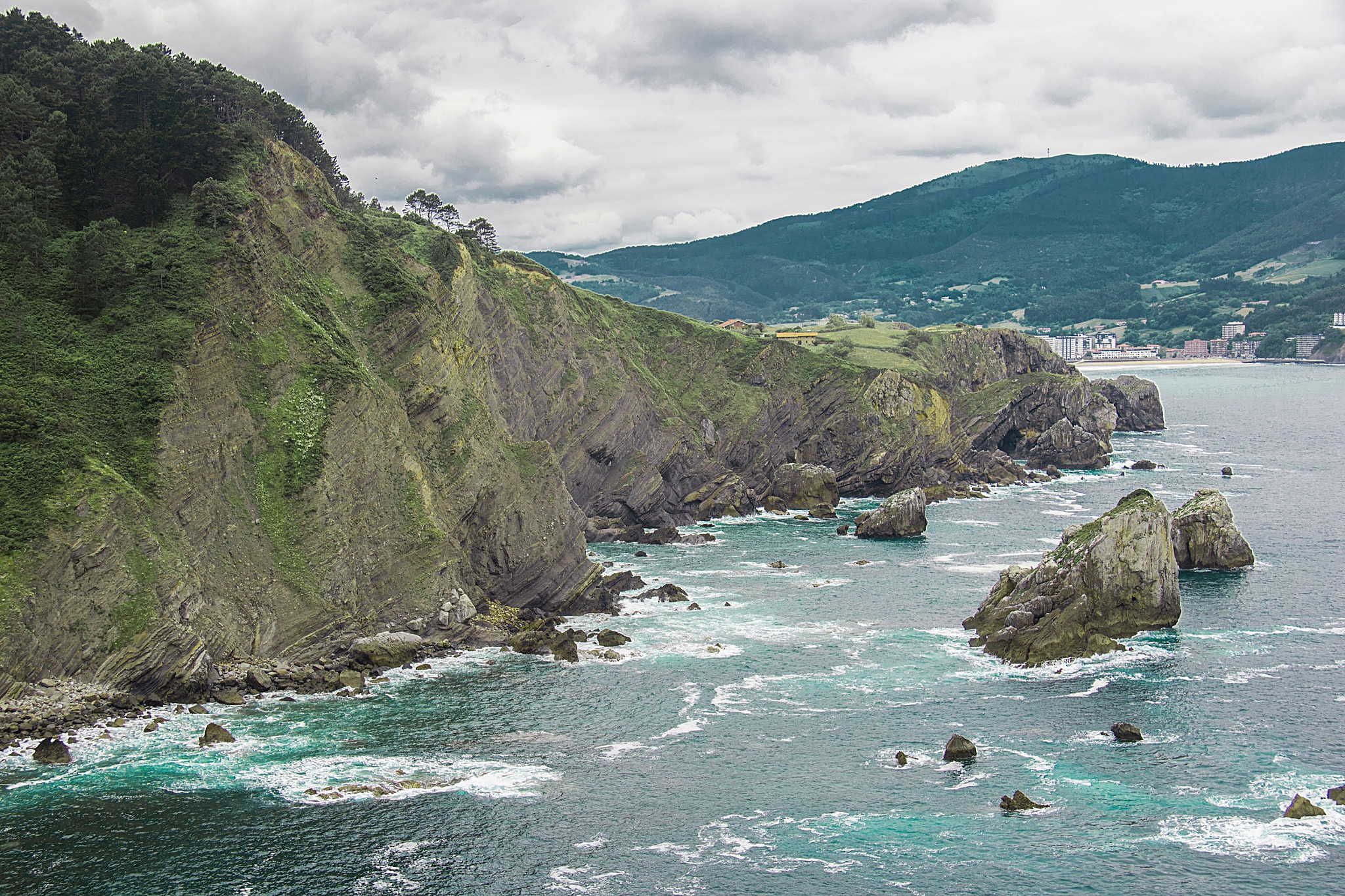 Canon EF-S 17-85mm F4-5.6 IS USM sample photo. Bermeo-gaztelugatxe photography