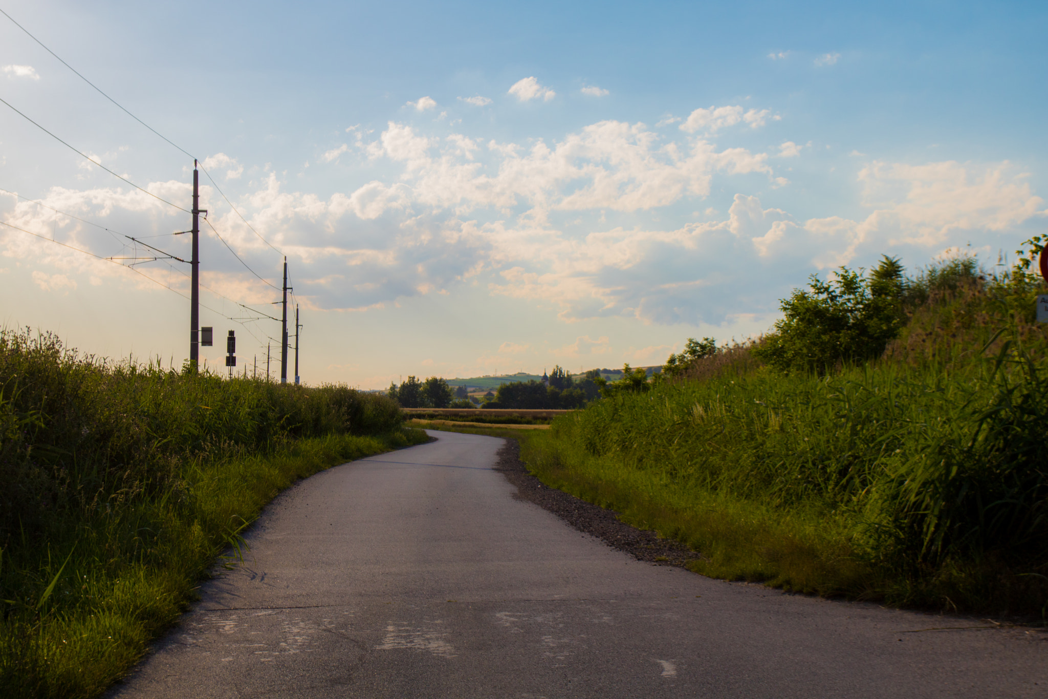 Canon EOS 750D (EOS Rebel T6i / EOS Kiss X8i) + Canon EF 17-40mm F4L USM sample photo. In the early evening photography