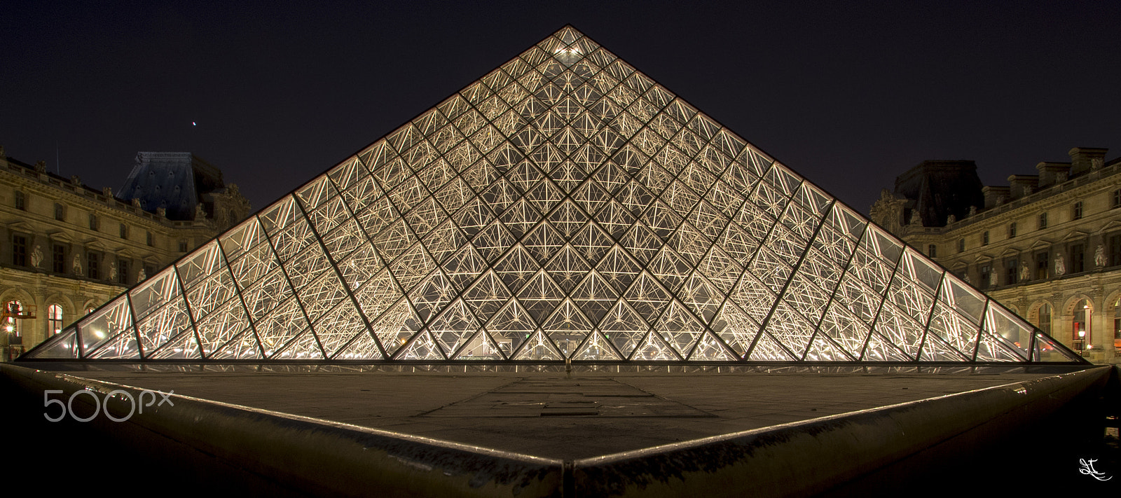 Pentax K-5 sample photo. La pyramide photography