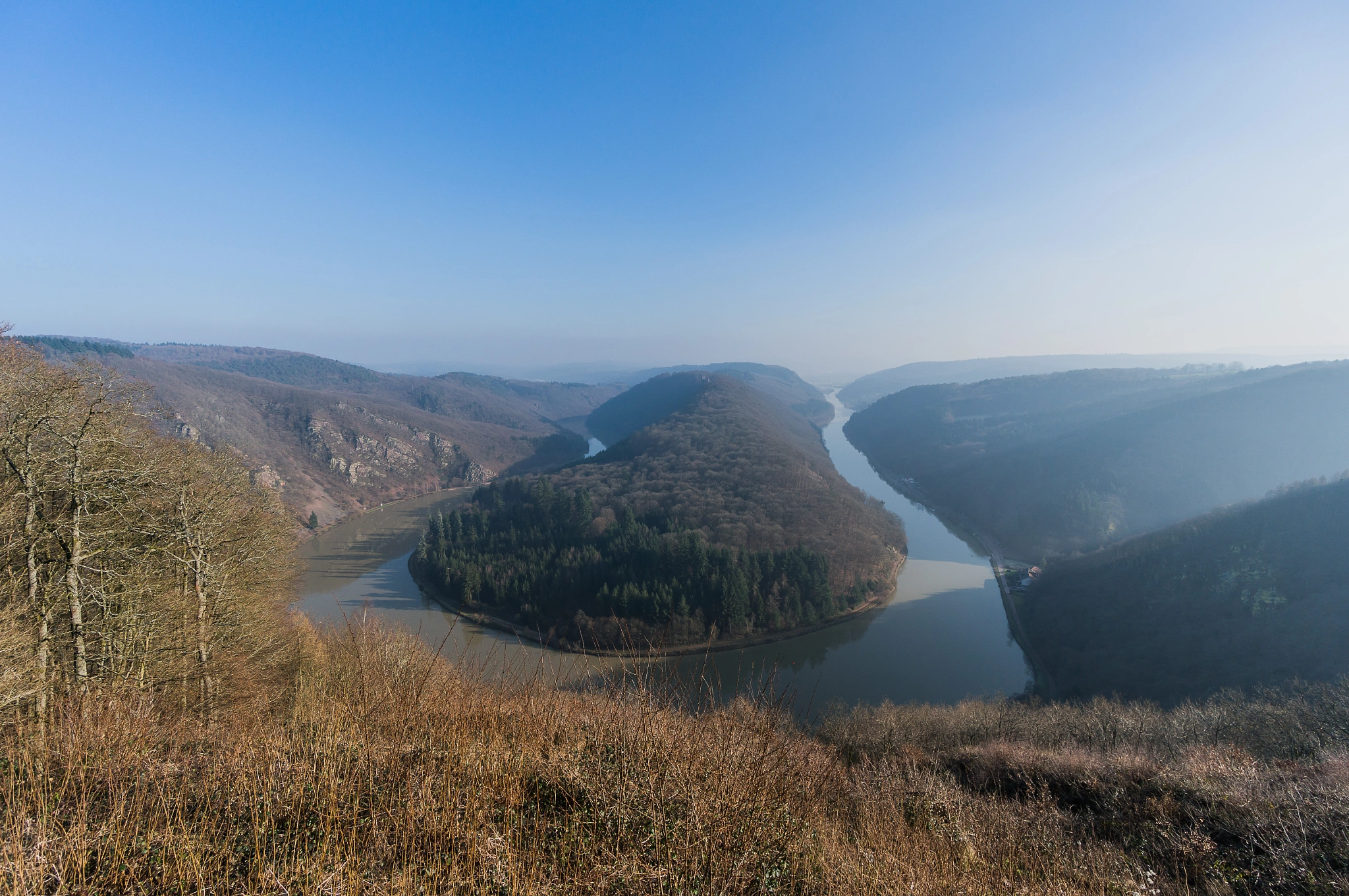 Sony Alpha NEX-6 + Sony E 10-18mm F4 OSS sample photo. Saarschleife im winter photography