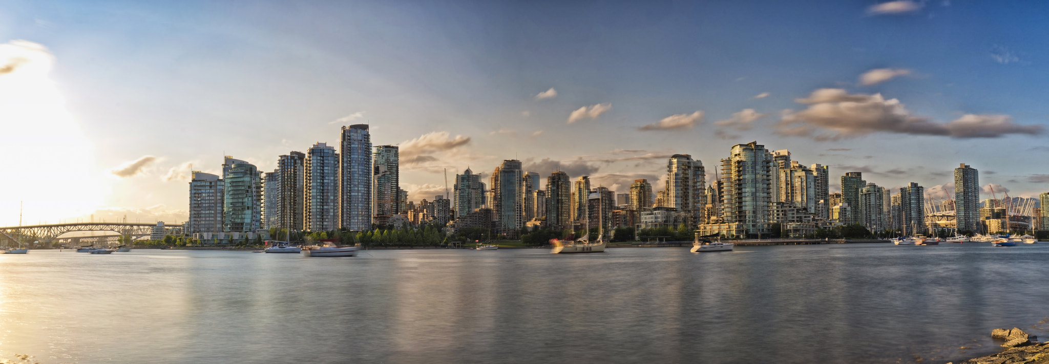 Sony Alpha NEX-6 + Sony E 18-200mm F3.5-6.3 OSS sample photo. Vancouver downtown panorama photography