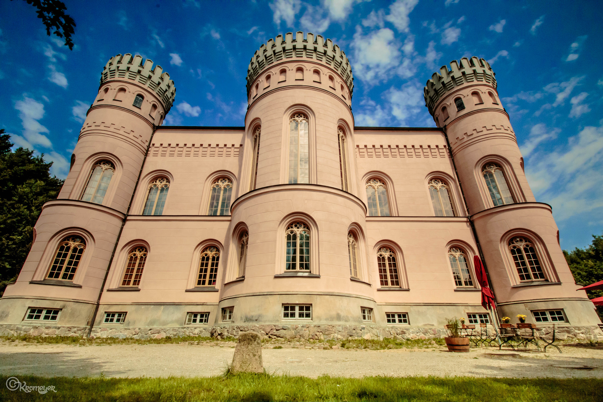 Canon EOS 70D + Canon EF-S 10-18mm F4.5–5.6 IS STM sample photo. Jagdschloss  photography