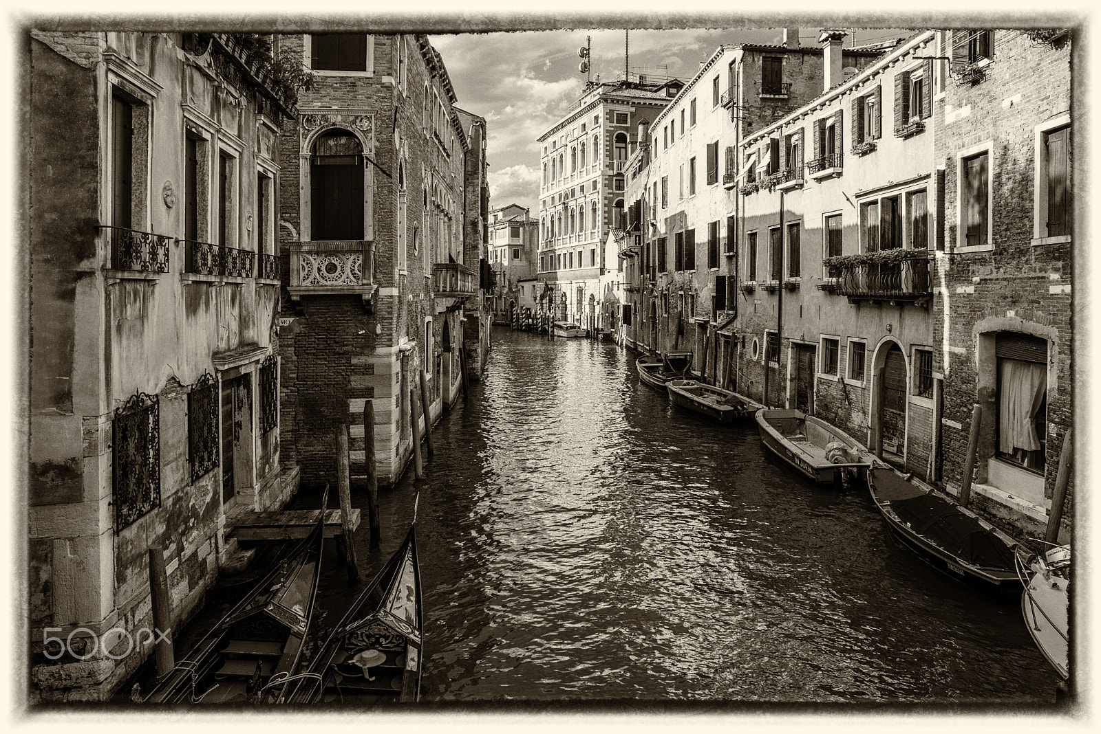 Nikon D750 + AF Nikkor 24mm f/2.8 sample photo. Venice 3 bw photography